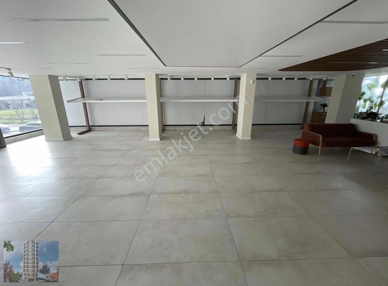 Memorial Hastanesinin Yanıbaşında E-5 Cephe 350m2 Geniş Dükkan - Görsel 23