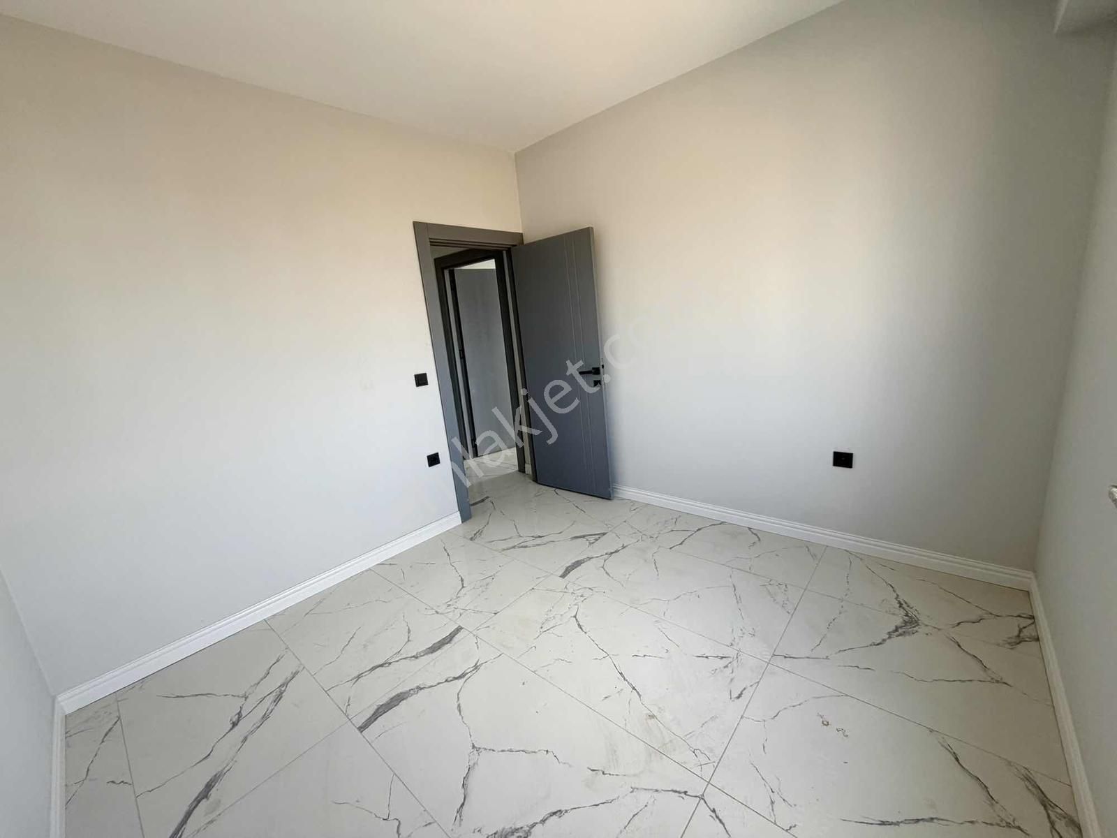 Çanakkale Yeni Barış Mah. Site İçi Satılık Sıfır 2+1 Daire - Görsel 9