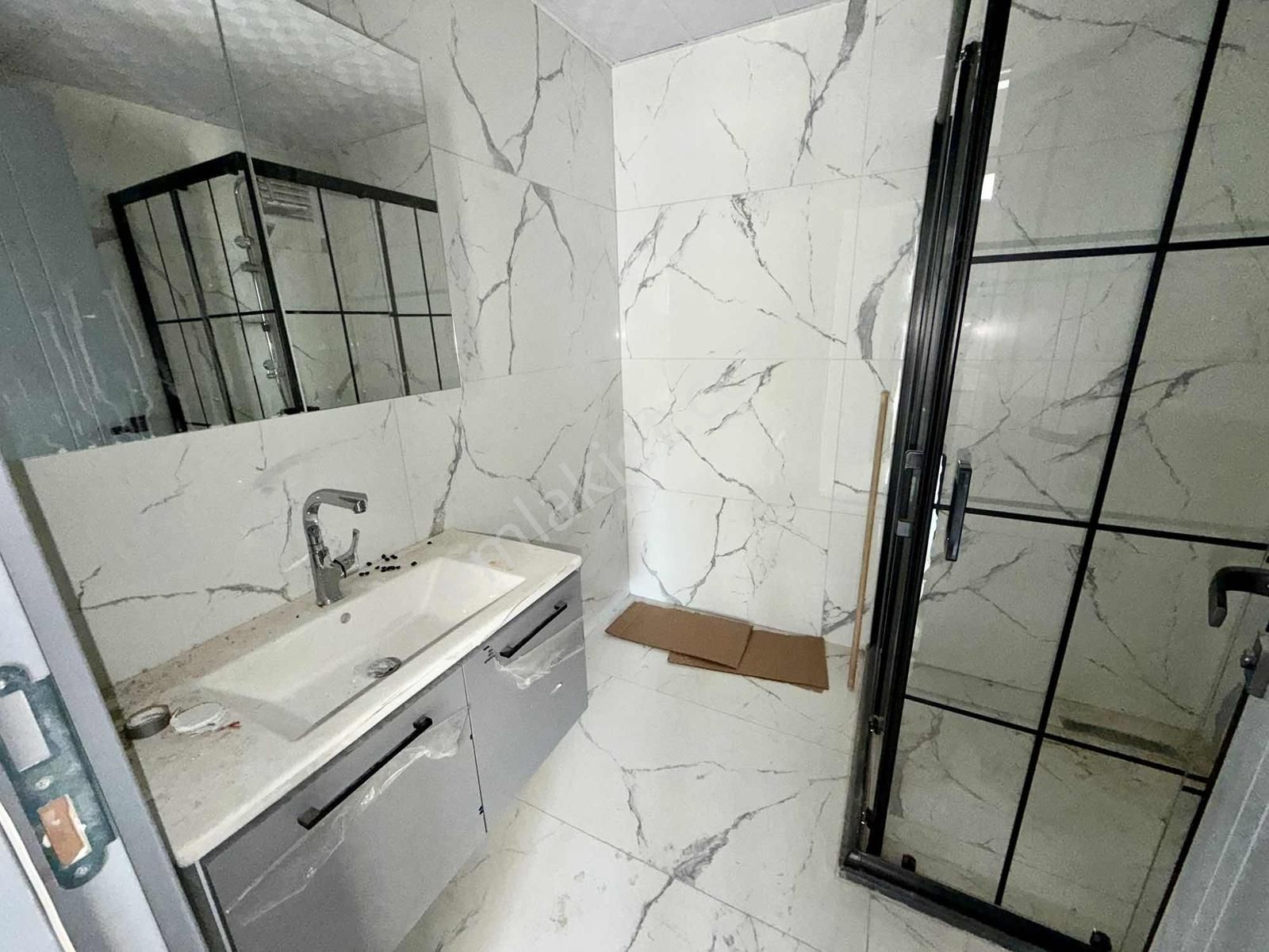 Çanakkale Yeni Barış Mah. Site İçi Satılık Sıfır 2+1 Daire - Görsel 14