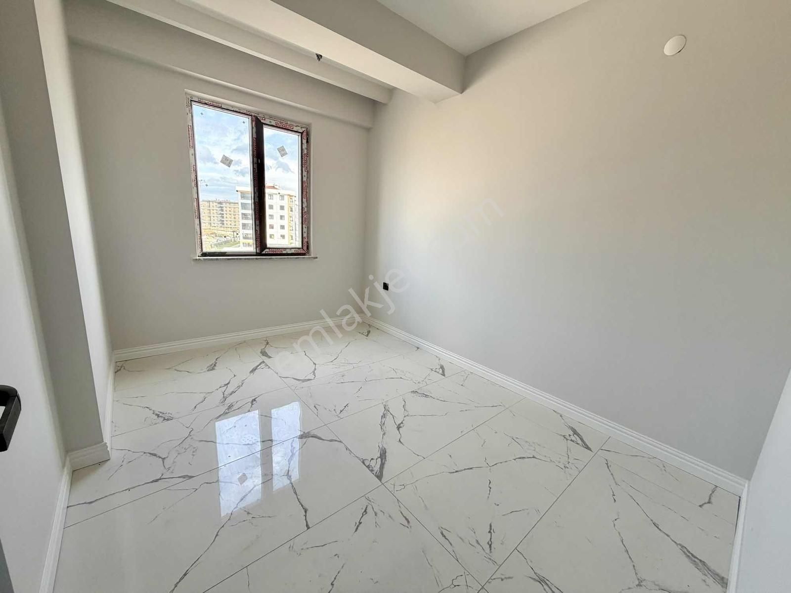 Çanakkale Yeni Barış Mah. Site İçi Sıfır Satılık 3+1 Daire - Görsel 8