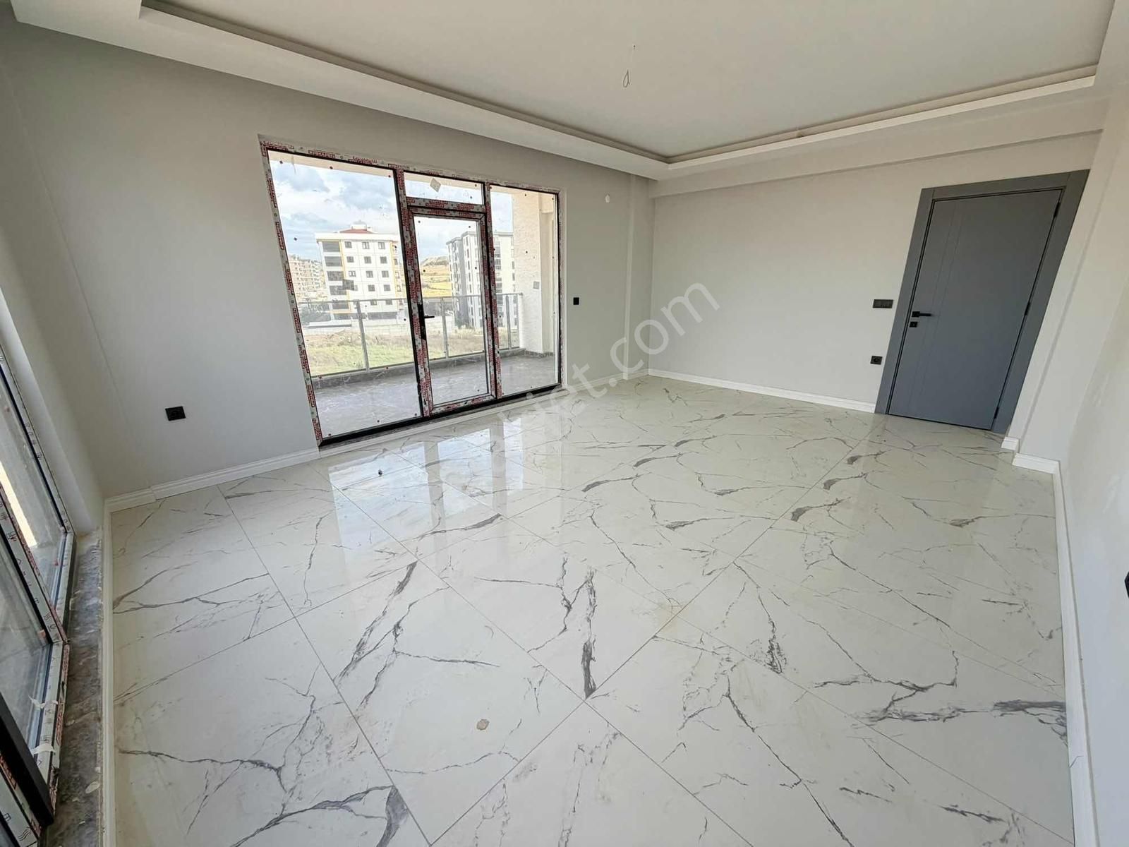 Çanakkale Yeni Barış Mah. Site İçi Sıfır Satılık 3+1 Daire - Görsel 4