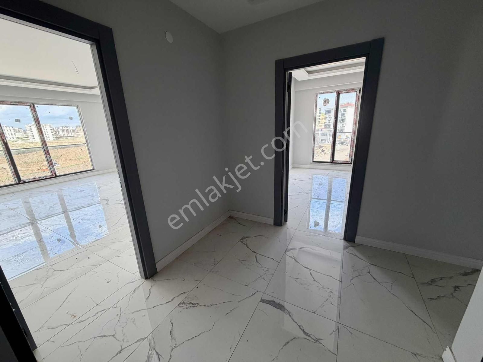 Çanakkale Yeni Barış Mah. Site İçi Sıfır Satılık 3+1 Daire - Görsel 12