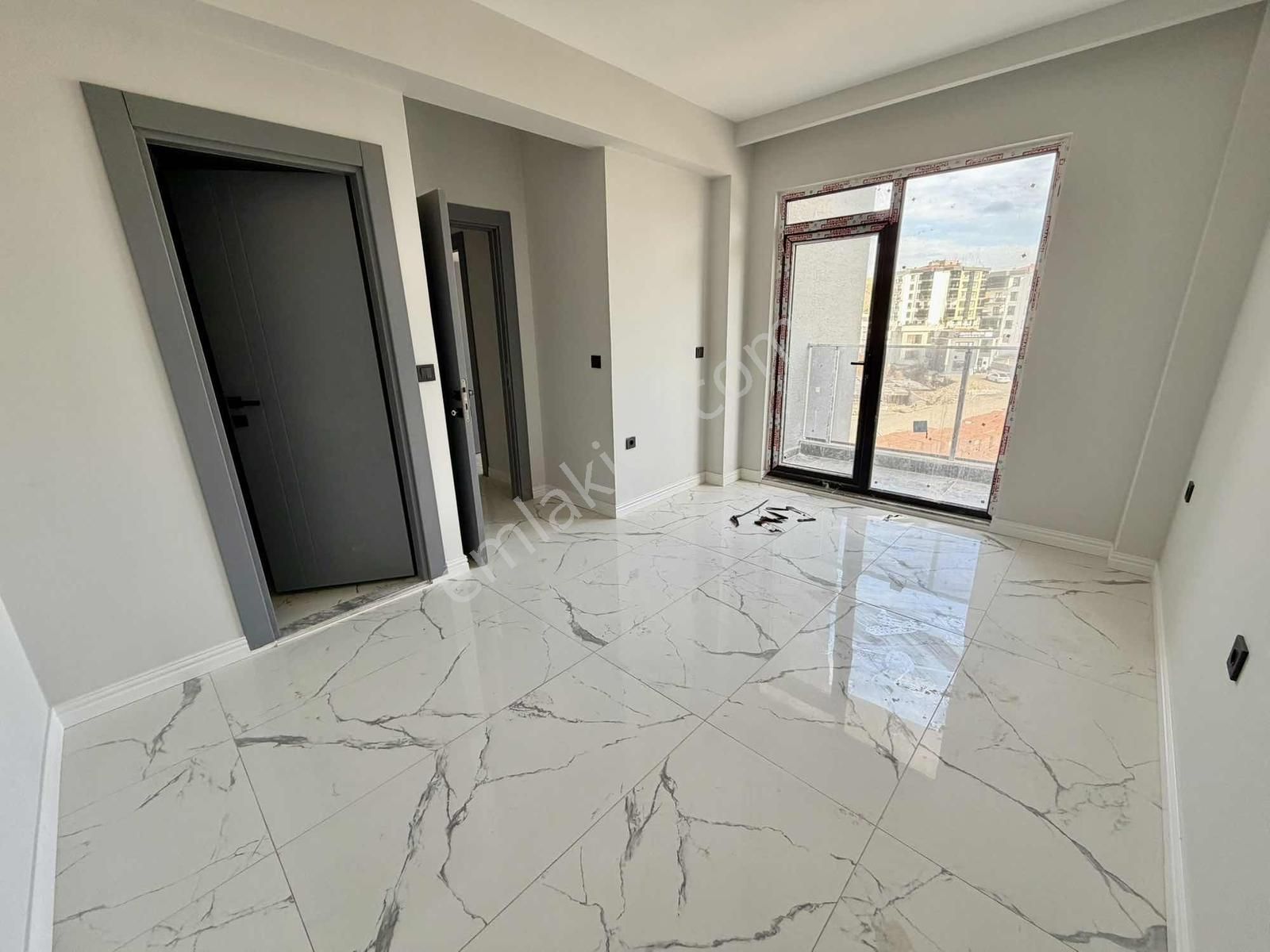 Çanakkale Yeni Barış Mah. Site İçi Sıfır Satılık 3+1 Daire - Görsel 9