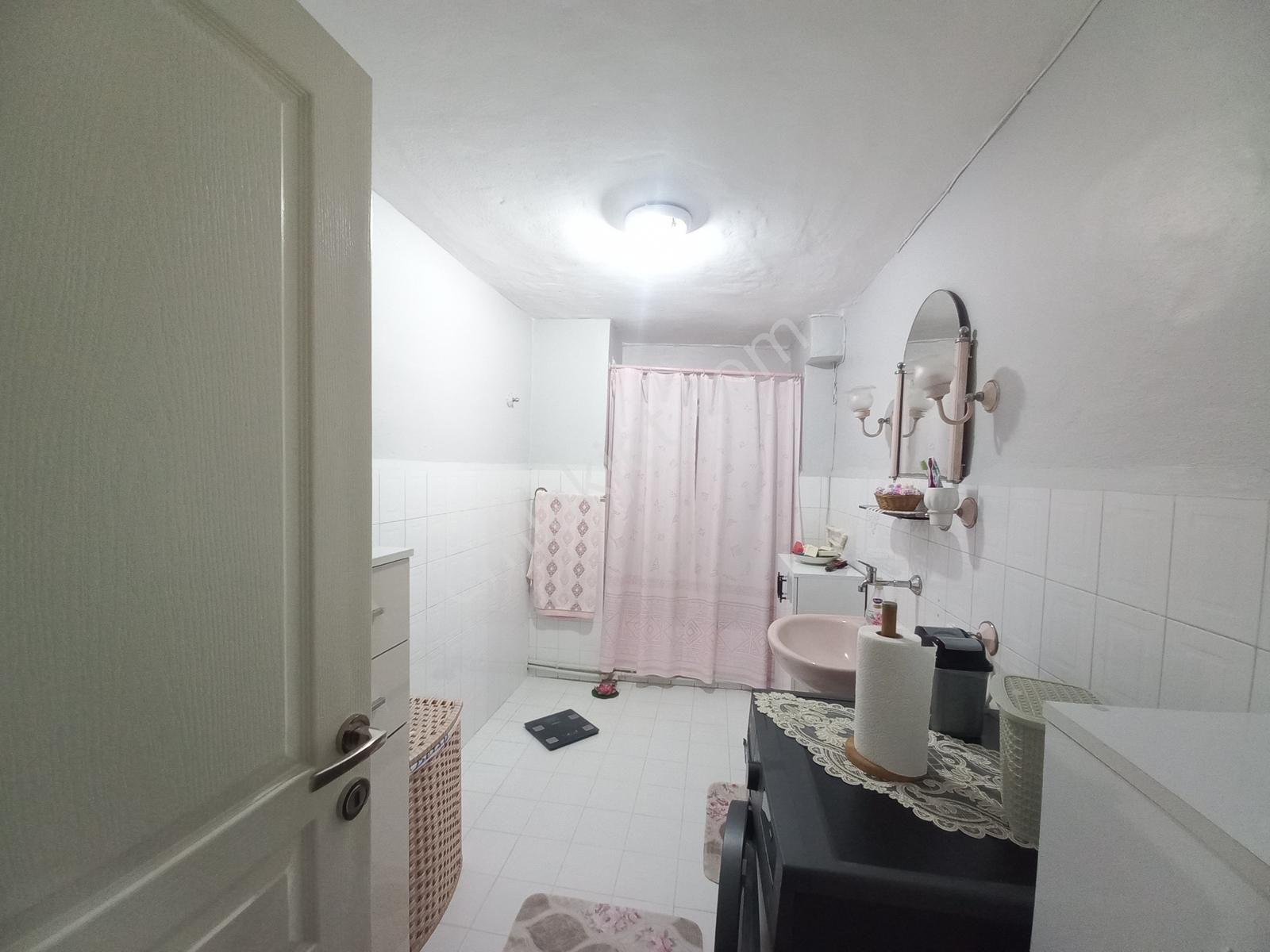 Şeref Emlak Otoparklı Satılık Daire 4.350.000 Tl - Görsel 16