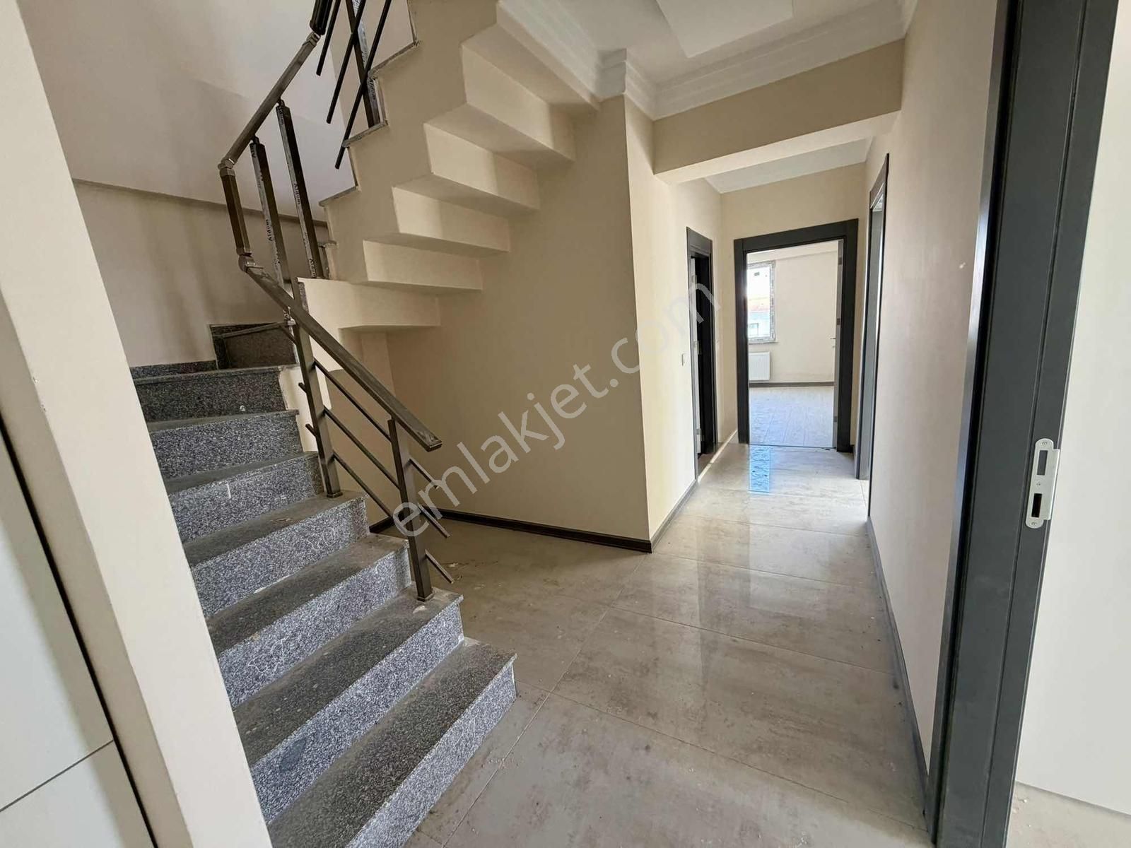 Esenlerde Deniz Boğaz Manzaralı 4+1 Dublex Daire - Görsel 27