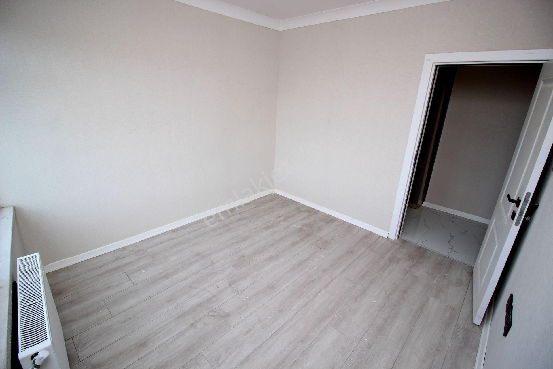 Süvari'de Arakat Park Cepheli Tren İstasyonu Yakını 3+1 Satılık Boş Daire - Görsel 9