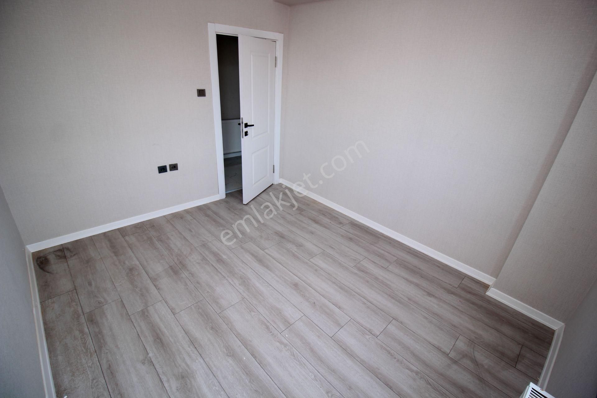 Süvari'de Arakat Park Cepheli Tren İstasyonu Yakını 3+1 Satılık Boş Daire - Görsel 11