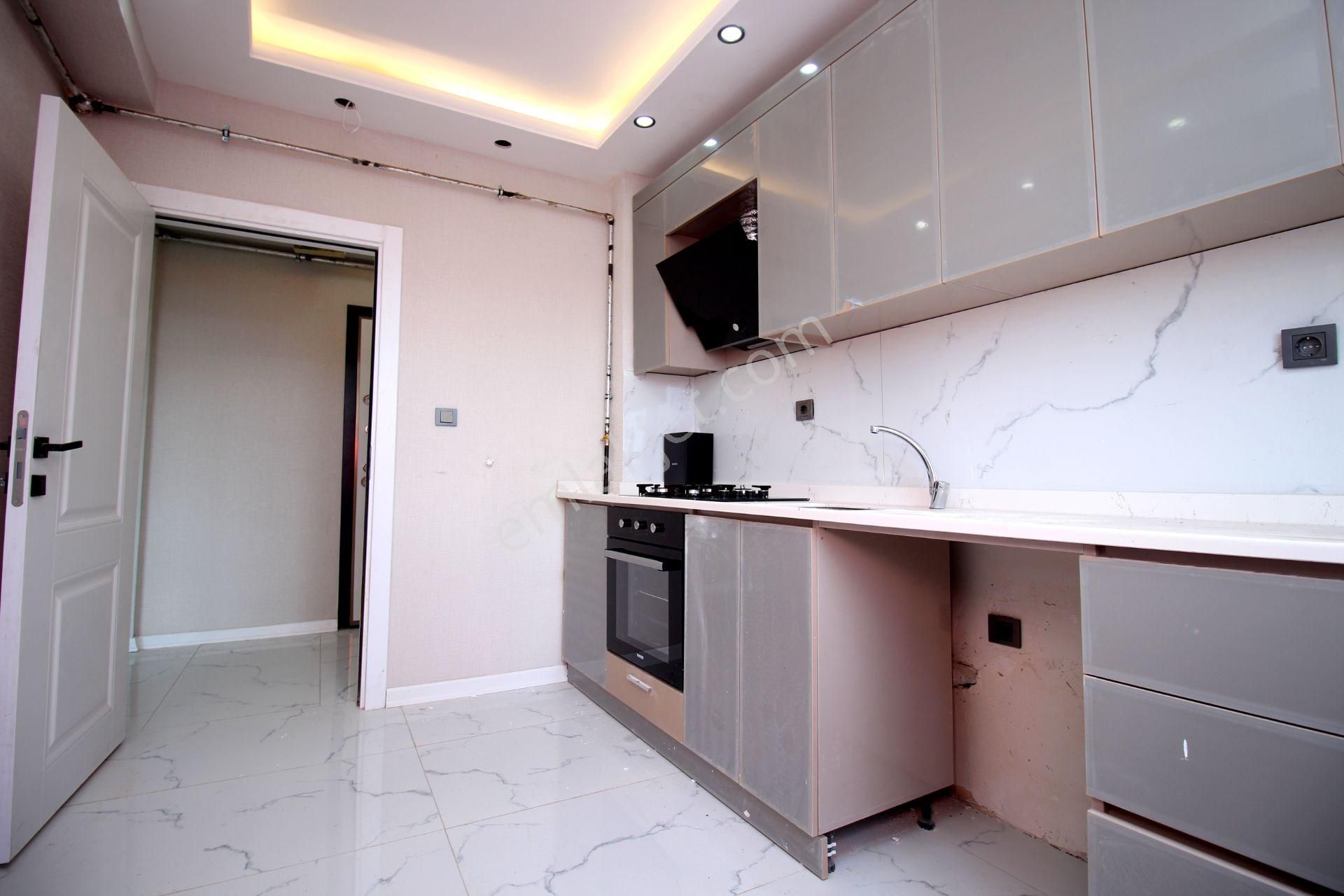 Süvari'de Arakat Park Cepheli Tren İstasyonu Yakını 3+1 Satılık Boş Daire - Görsel 2