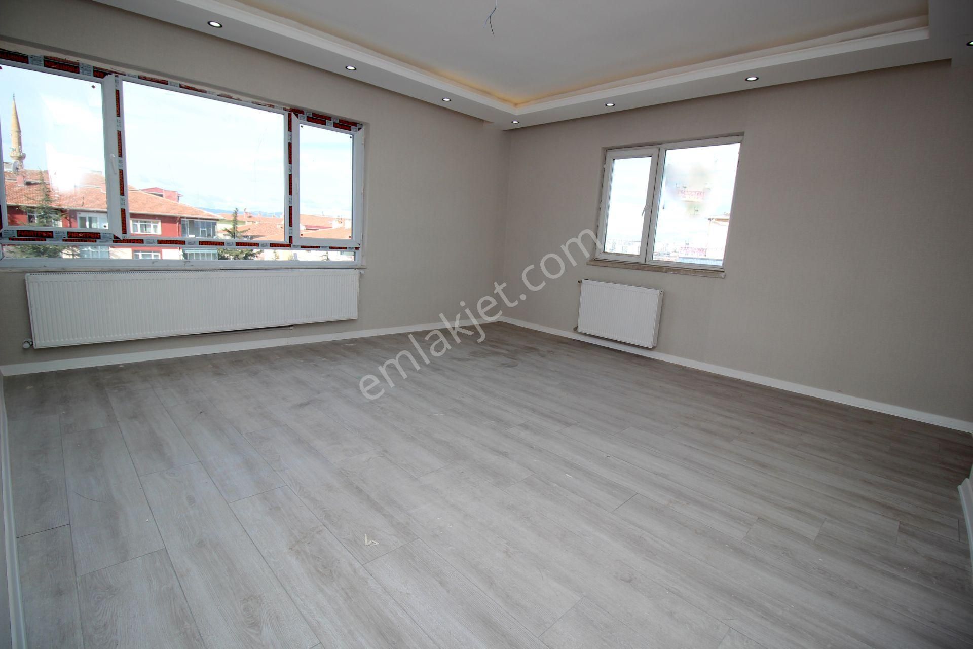 Süvari'de Arakat Park Cepheli Tren İstasyonu Yakını 3+1 Satılık Boş Daire - Görsel 6