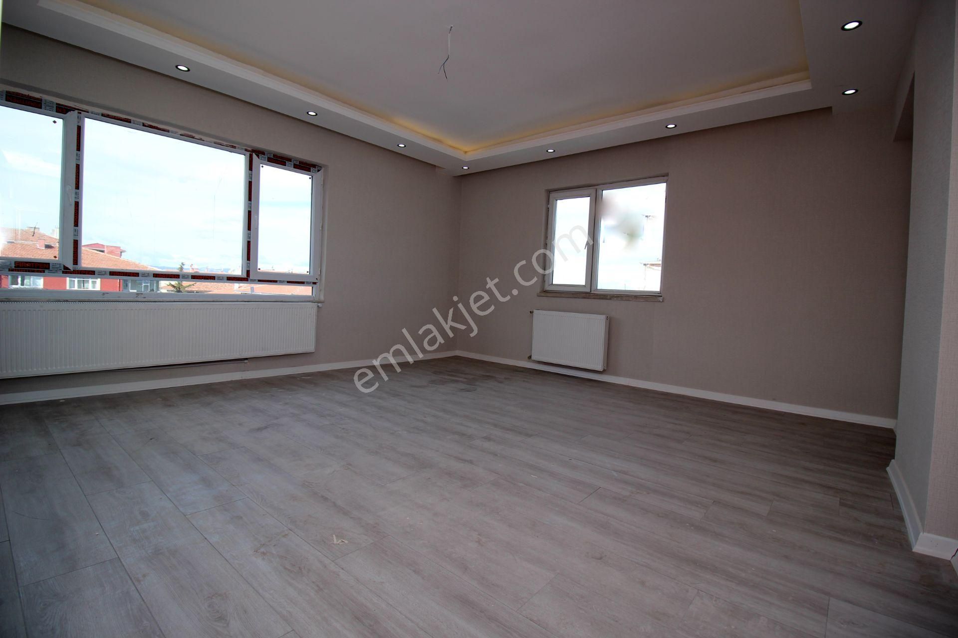 Süvari'de Arakat Park Cepheli Tren İstasyonu Yakını 3+1 Satılık Boş Daire - Görsel 5