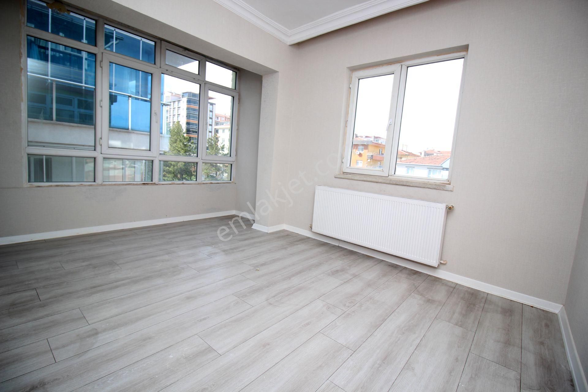 Süvari'de Arakat Park Cepheli Tren İstasyonu Yakını 3+1 Satılık Boş Daire - Görsel 12