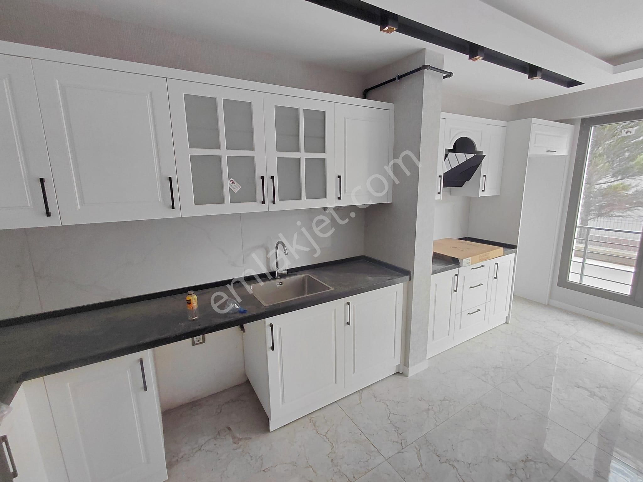 Emrah Çiftci'den Selçuklu Sancak Mahallesi Veysel Karani Caddesi Yanı Satılık 2+1 Lüks Daire - Görsel 2