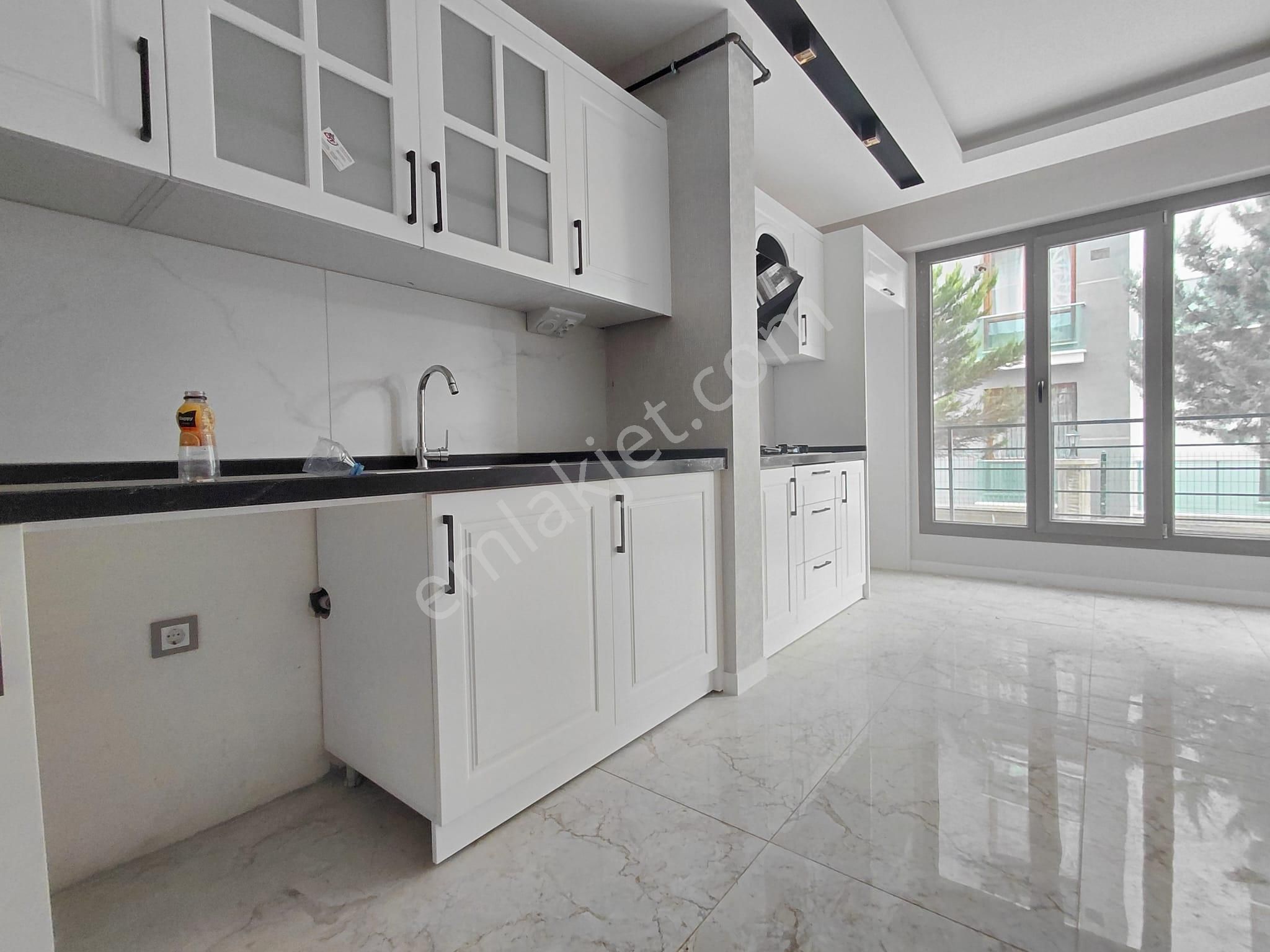 Emrah Çiftci'den Selçuklu Sancak Mahallesi Veysel Karani Caddesi Yanı Satılık 2+1 Lüks Daire - Görsel 17