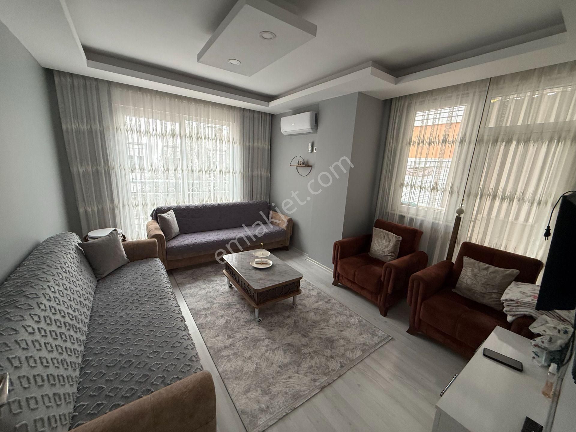 Dutlubahçede Cadde Yakını Katta Geniş Ayrı Mutfak Asansörlü 1+1 - Görsel 2