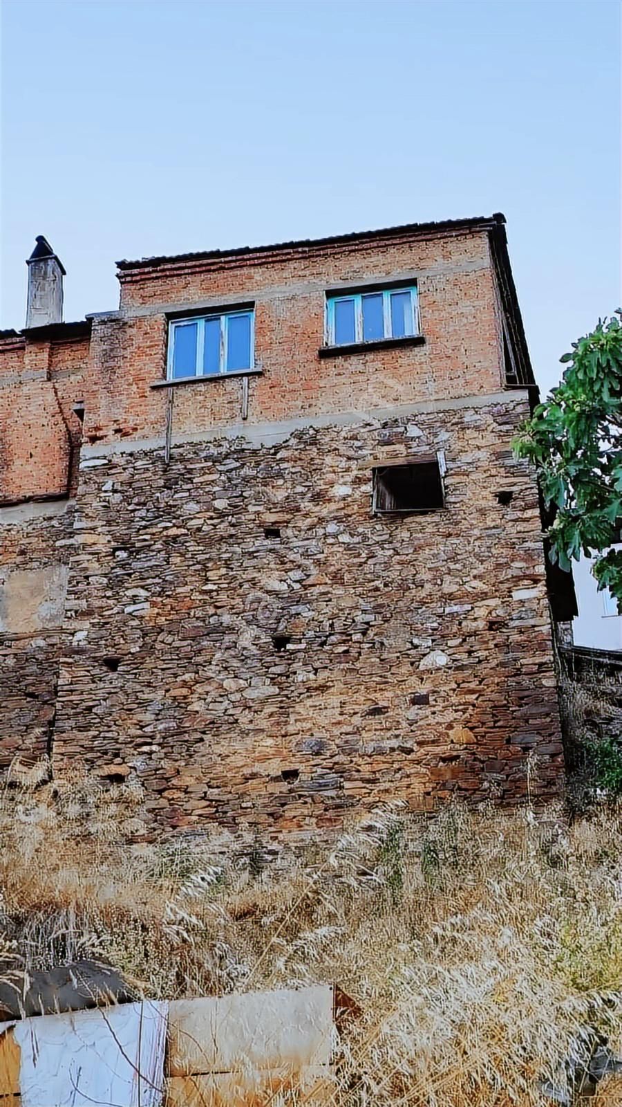 Bayındır Hisarlık'ta Panoramik Manzaralı Satılık Taş Ev Cb-ph - Görsel 2