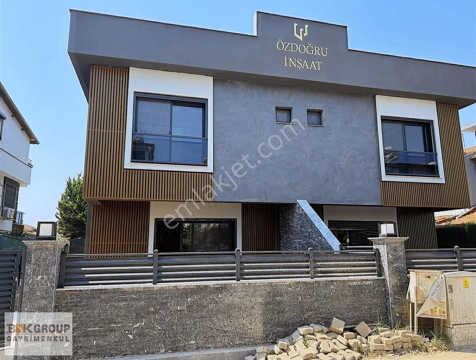 Bsk Dan Denize 100 M Geniş Bahçeli Lüks Yapım 3+1 Villa - Görsel 24
