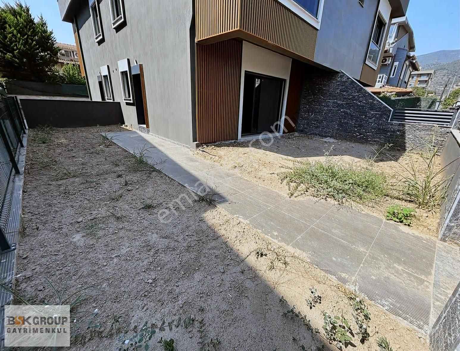 Bsk Dan Denize 100 M Geniş Bahçeli Lüks Yapım 3+1 Villa - Görsel 11