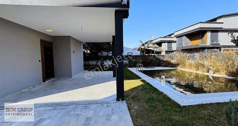Bsk Dan Müstakil Havuzlu Denize Çok Yakın Bahçeli Lüks Villa - Görsel 17