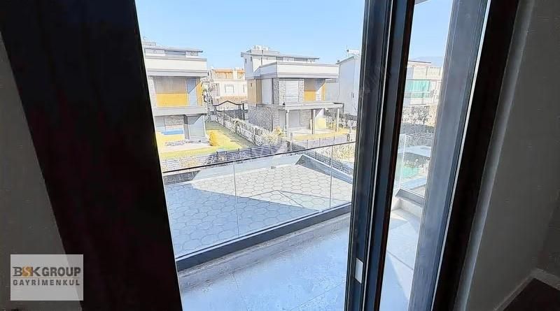 Bsk Dan Müstakil Havuzlu Denize Çok Yakın Bahçeli Lüks Villa - Görsel 24