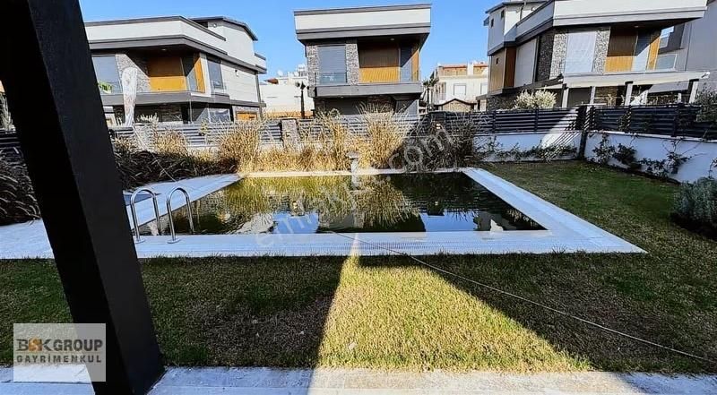 Bsk Dan Müstakil Havuzlu Denize Çok Yakın Bahçeli Lüks Villa - Görsel 9