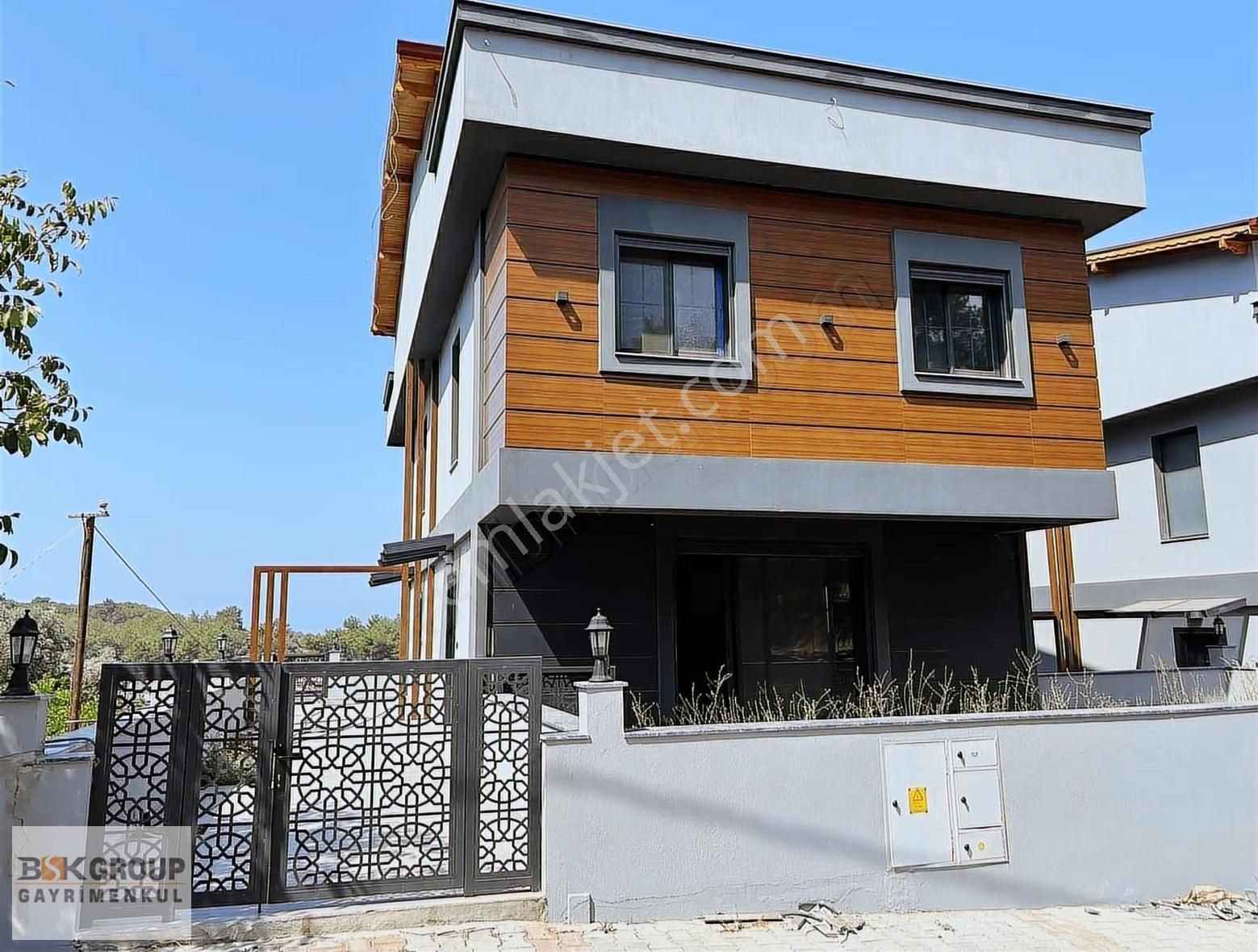 Bsk Dan Deniz Ve Doğa Manzaralı 3+1 Lüks Bahçeli Villa