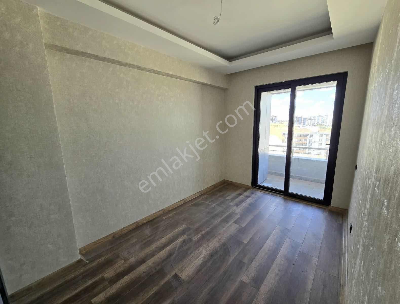 Antepia Yanında Sıfır 3.5+1 Ultra Lüxs Daire Ön Cephe - Görsel 19