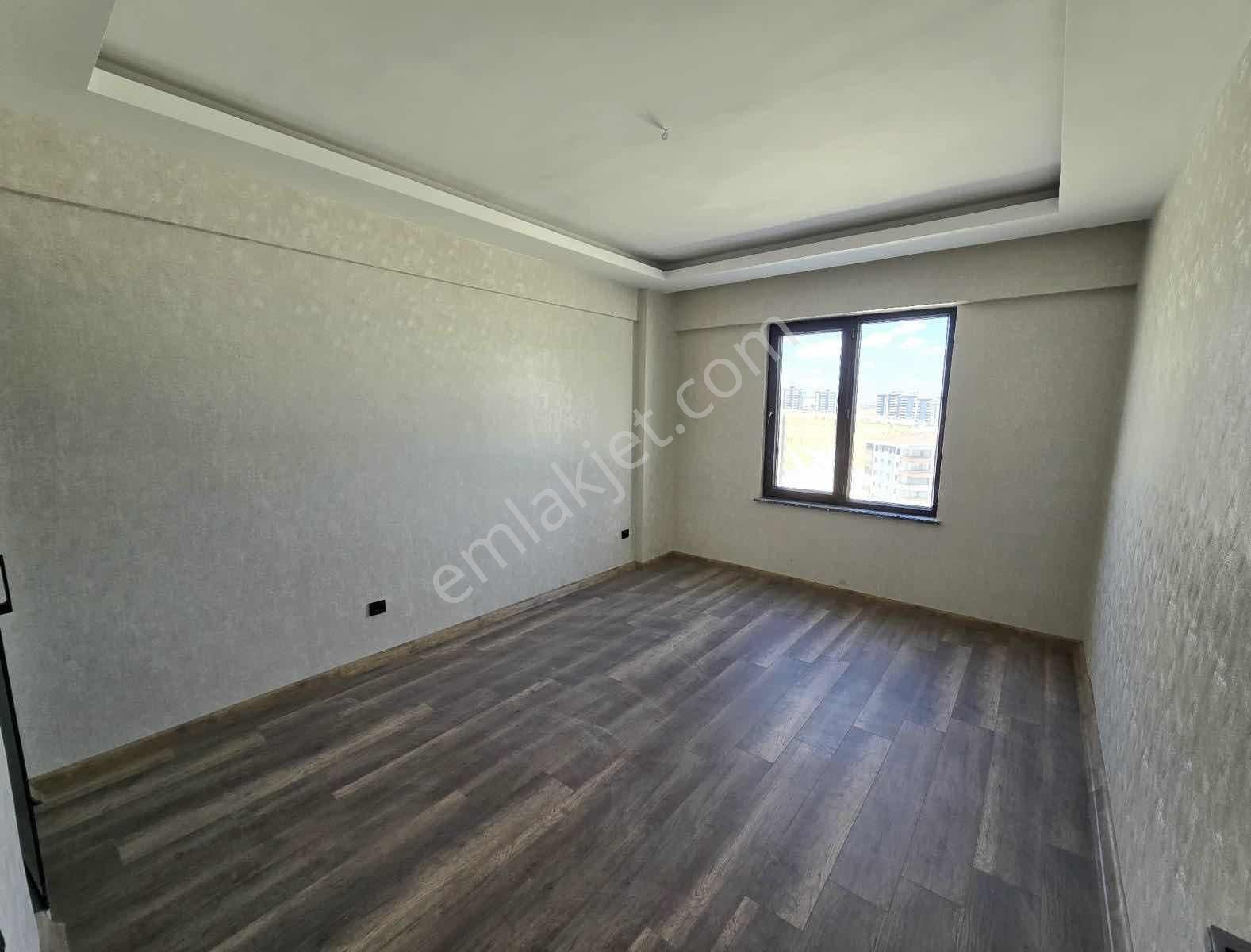 Antepia Yanında Sıfır 3.5+1 Ultra Lüxs Daire Ön Cephe - Görsel 17