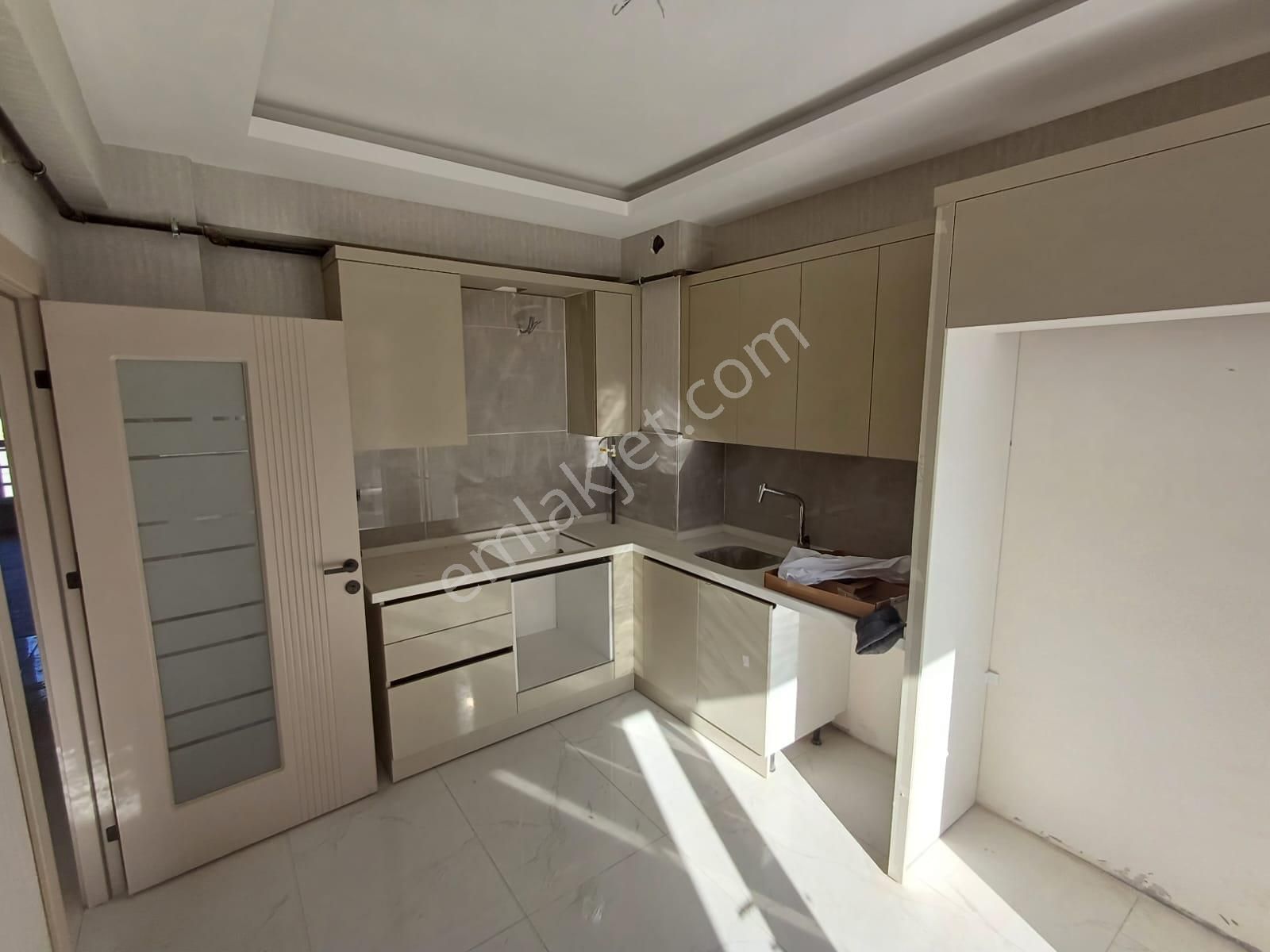 Emrah Çiftci'den Selçuklu Selahaddin Eyyubi Mah. Beyhekim Cad.yanı Satılık 2+1 Sıfır Lüks Daire