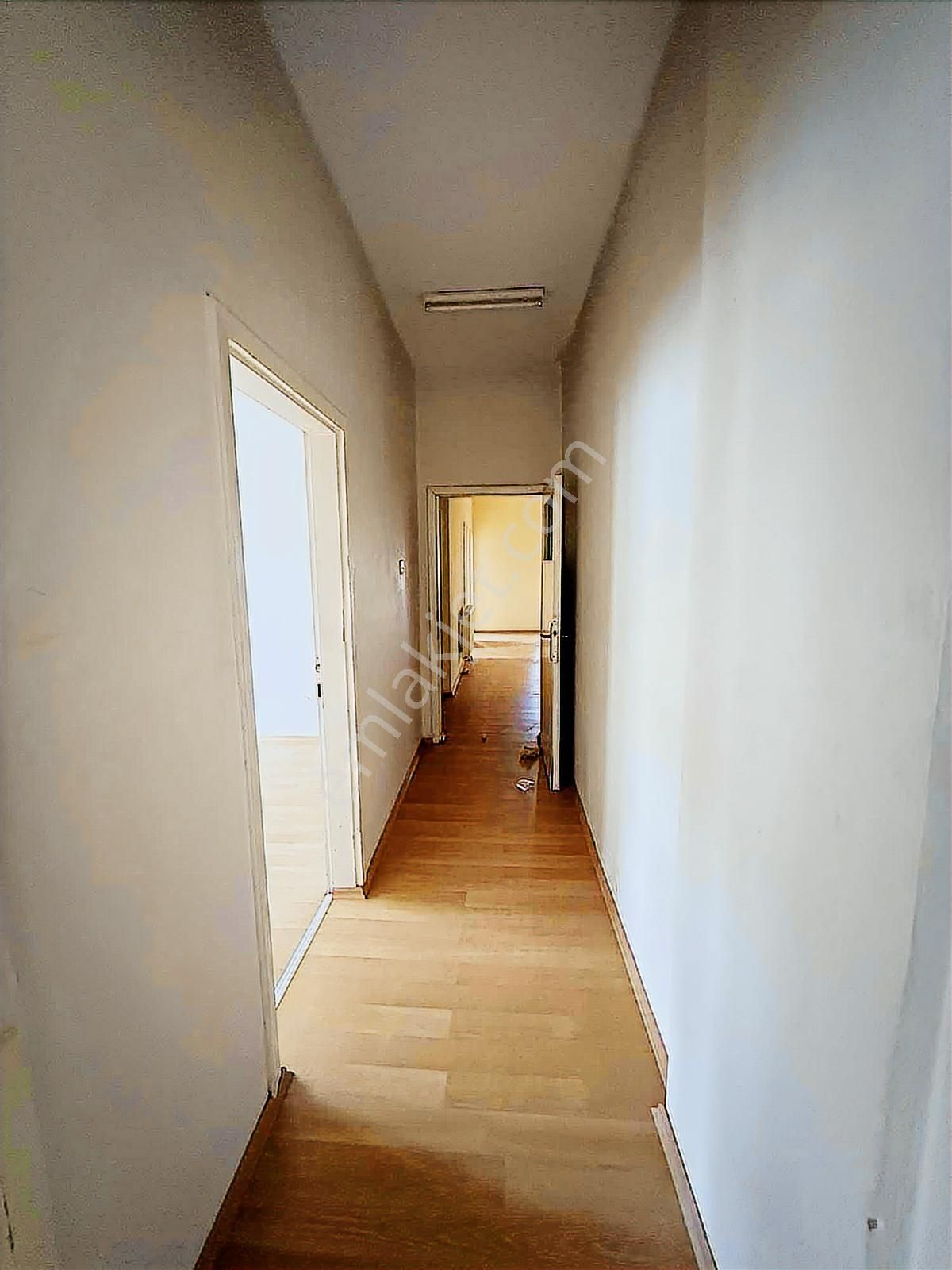 Fetanet Emlaktan Zümrüt Mahallesinde 3+1 Odalı Kiralık Daire - Görsel 2