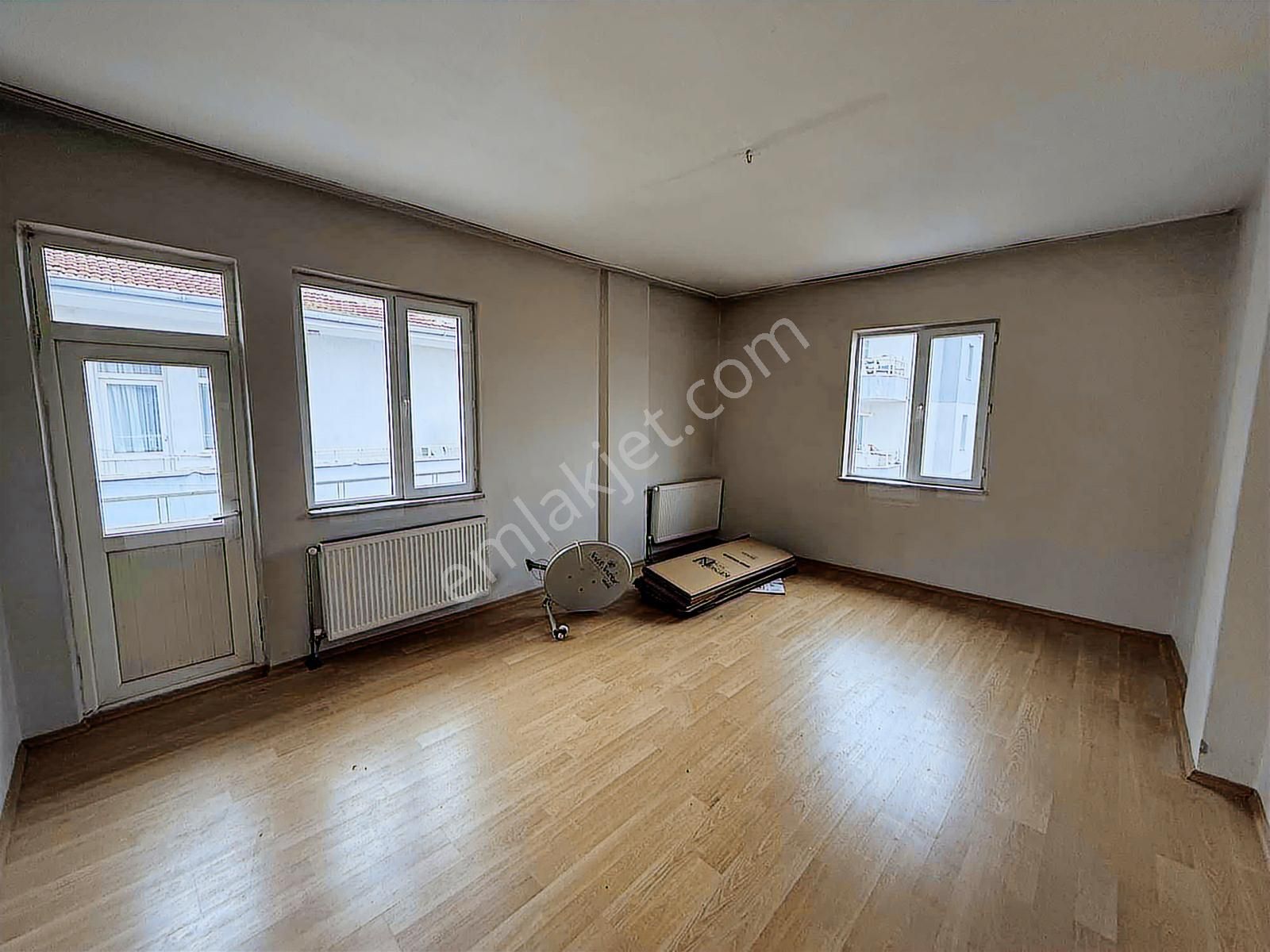 Fetanet Emlaktan Zümrüt Mahallesinde 3+1 Odalı Kiralık Daire - Görsel 9