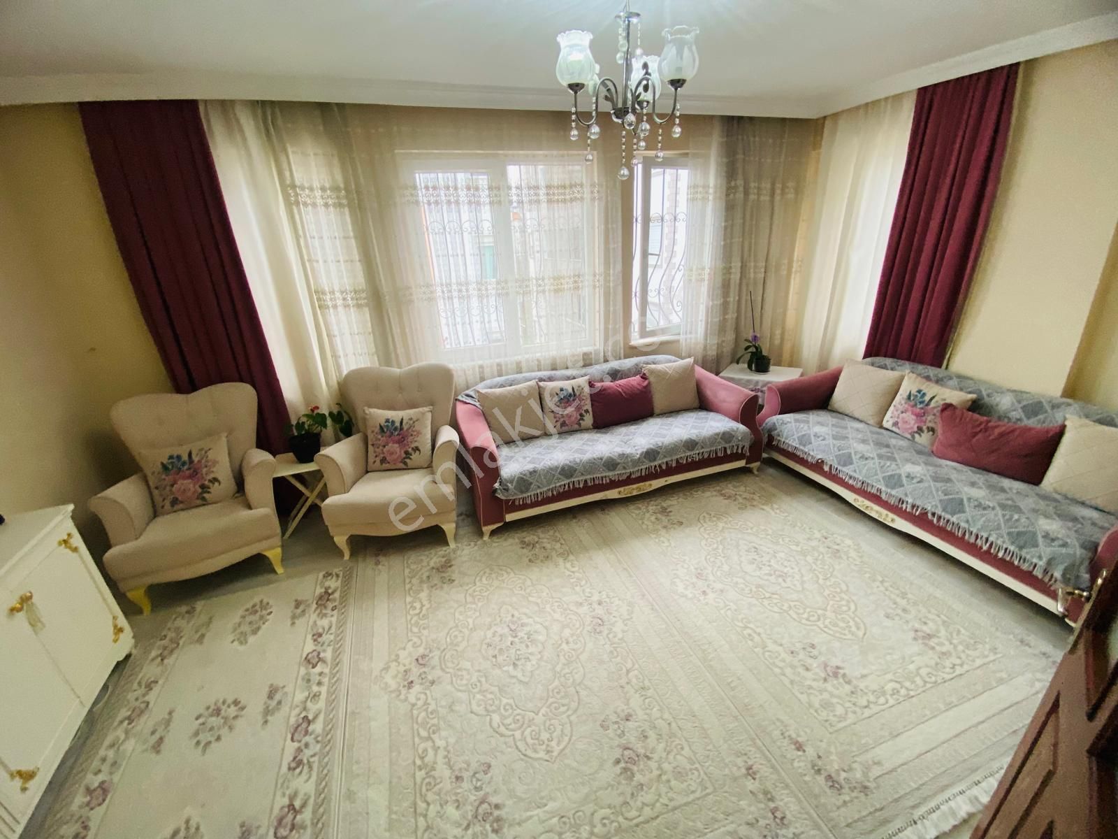 Köşebaşı Cepheleri Açık Okul, Pazar Ve Hastane Yakını 2+1 Arakat