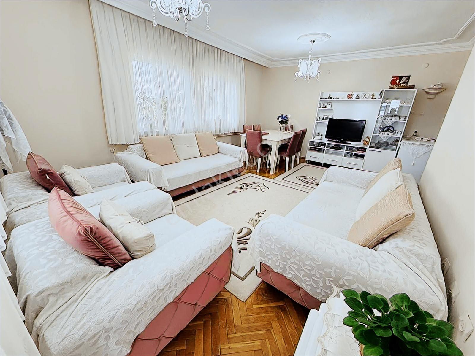 Özbey Emlaktan 75.yıl Mahallesi Site İçi 2+1 Daire