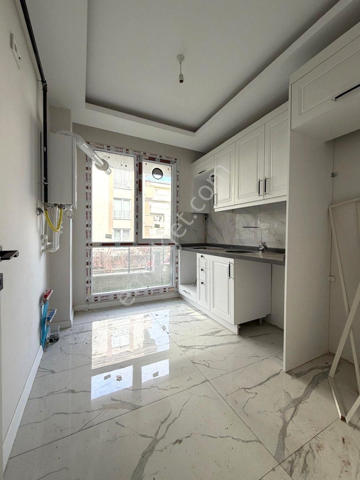 Silivri Fatih Mahallesinde Site İçinde Sıfır 2+1 Kiralık Daire - Görsel 2