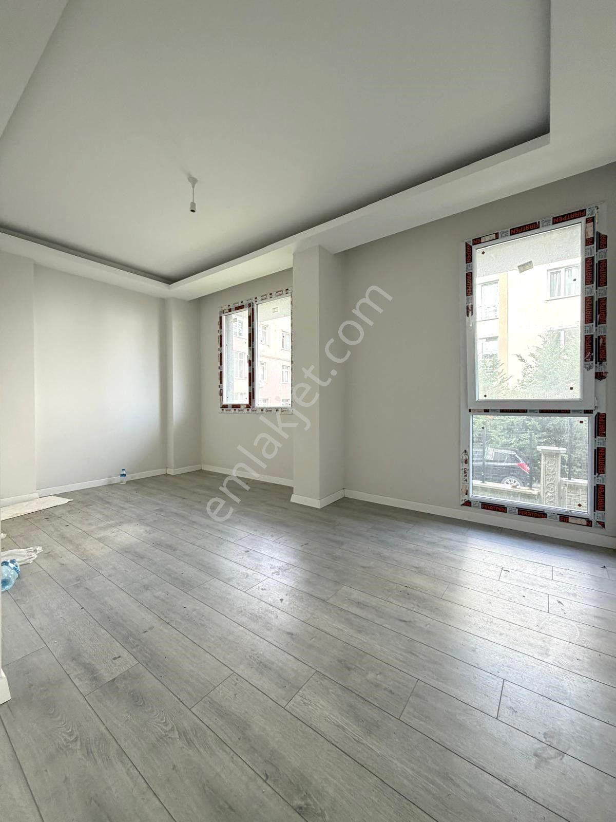 Silivri Fatih Mahallesinde Site İçinde Sıfır 2+1 Kiralık Daire - Görsel 4