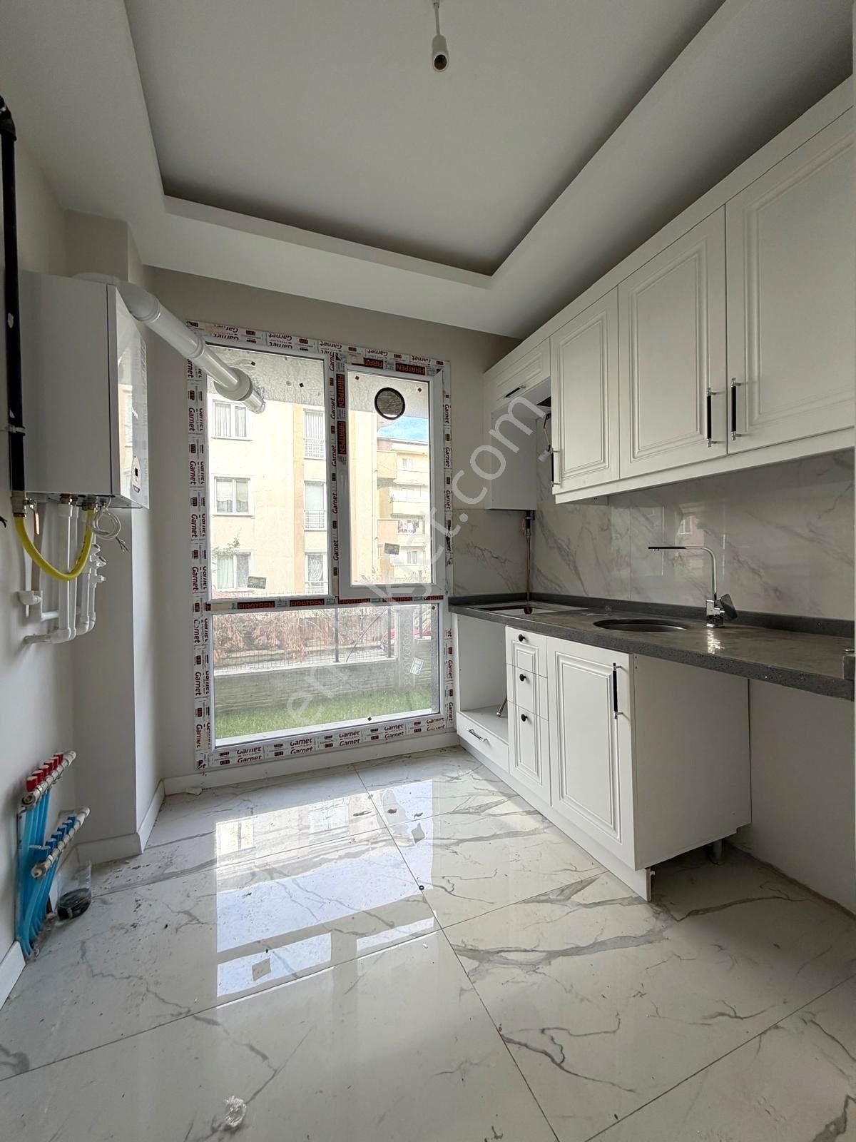 Silivri Fatih Mahallesinde Site İçinde Sıfır 2+1 Kiralık Daire - Görsel 3