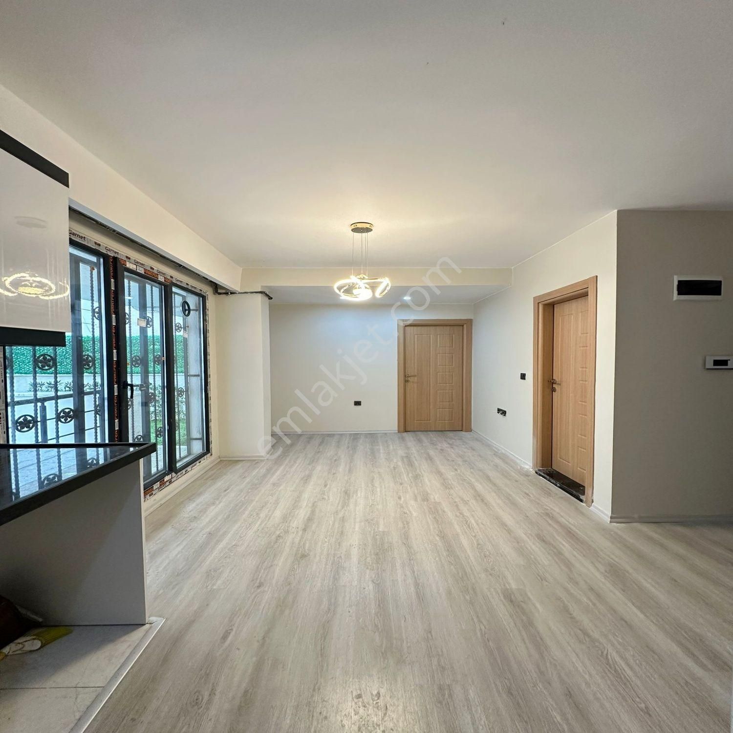 Esenyurt Akevler Mahallesinde Satılık 1+1 Teraslı Ara Kat Daire Fırsatı