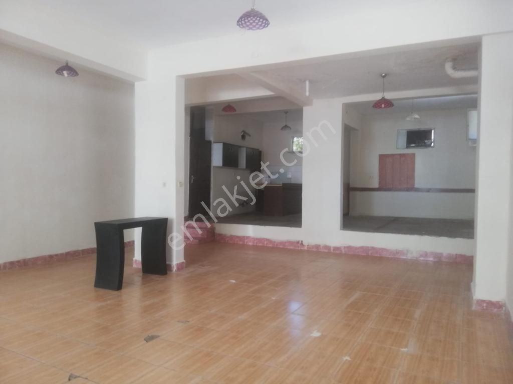 Mersin Akdeniz Kültür Mahallesi Çamlıbel'de Satılık Dükkan