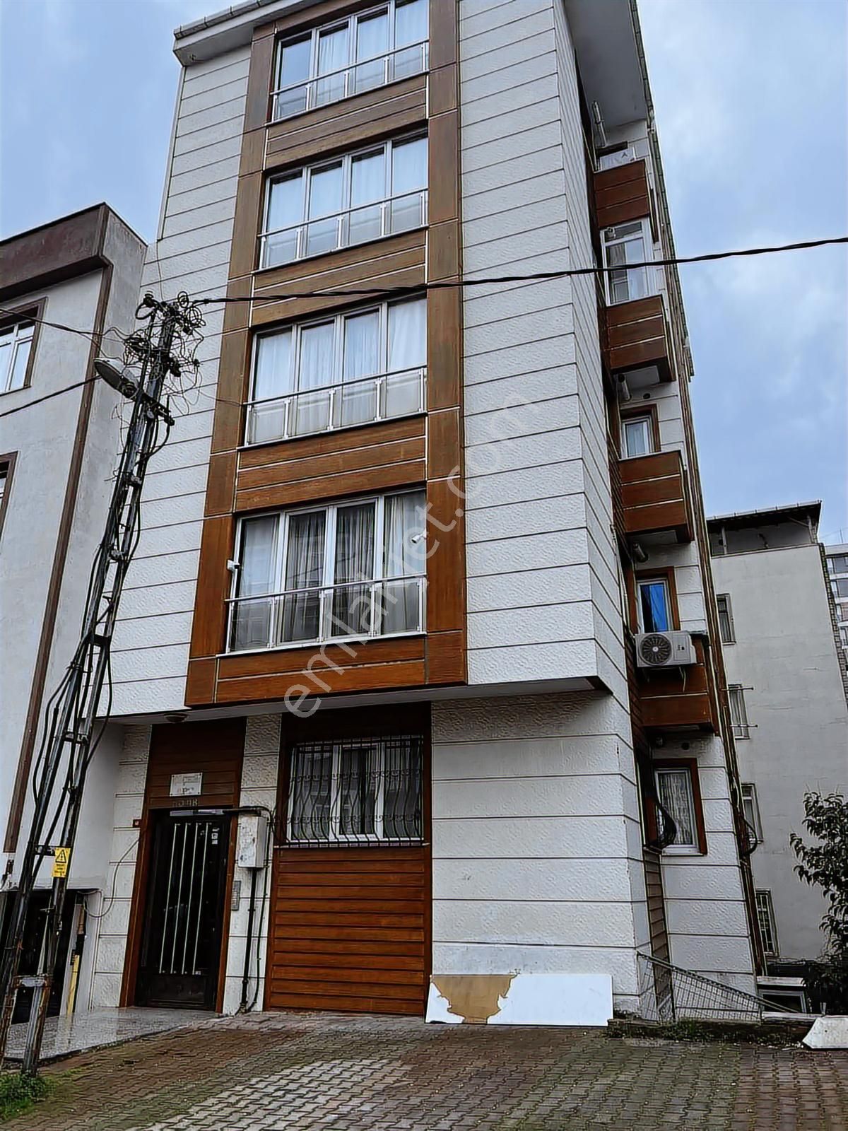 Ümraniye Çamlık Mah 3+1 Satılık Daire İkbal Caddesinde