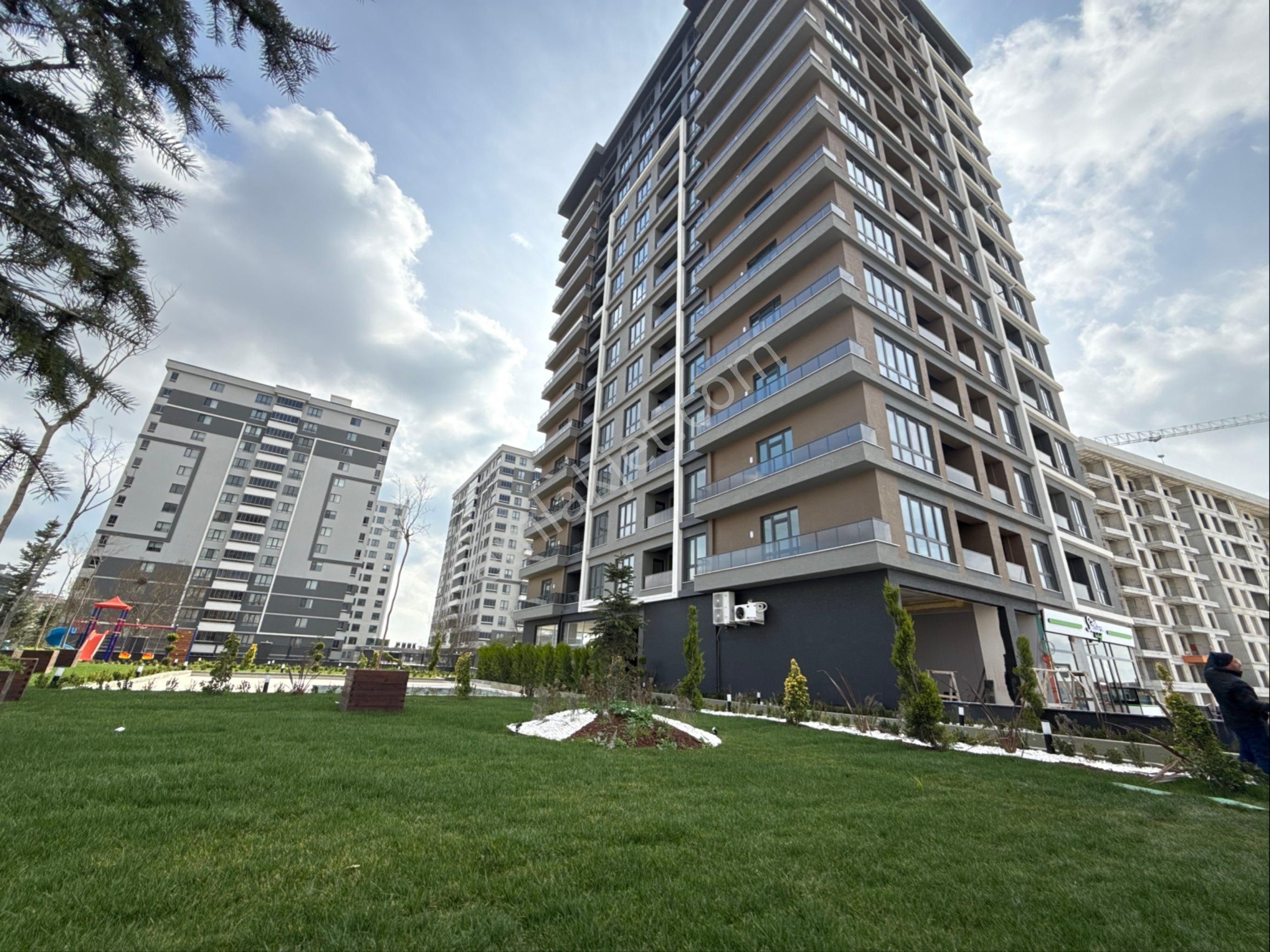 Çerkezköy Starbucks Arkası Sitede 2+1 Daire