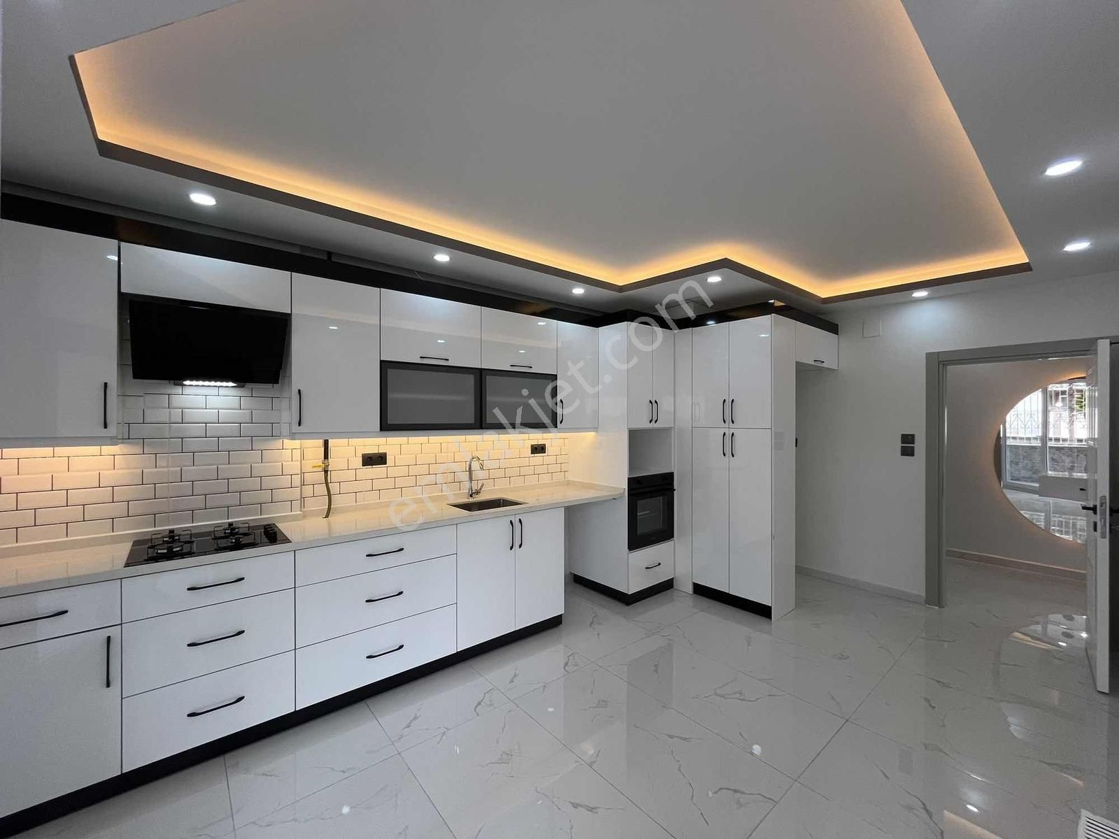 Başkent Okulları Civarı Sıfıryapılı Lüx Kombili Site İçi Satılık