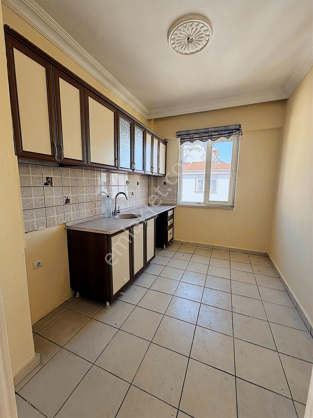 Kızıltoprak Mahallesinde 2+1 Kullanışlı Daire - Görsel 13