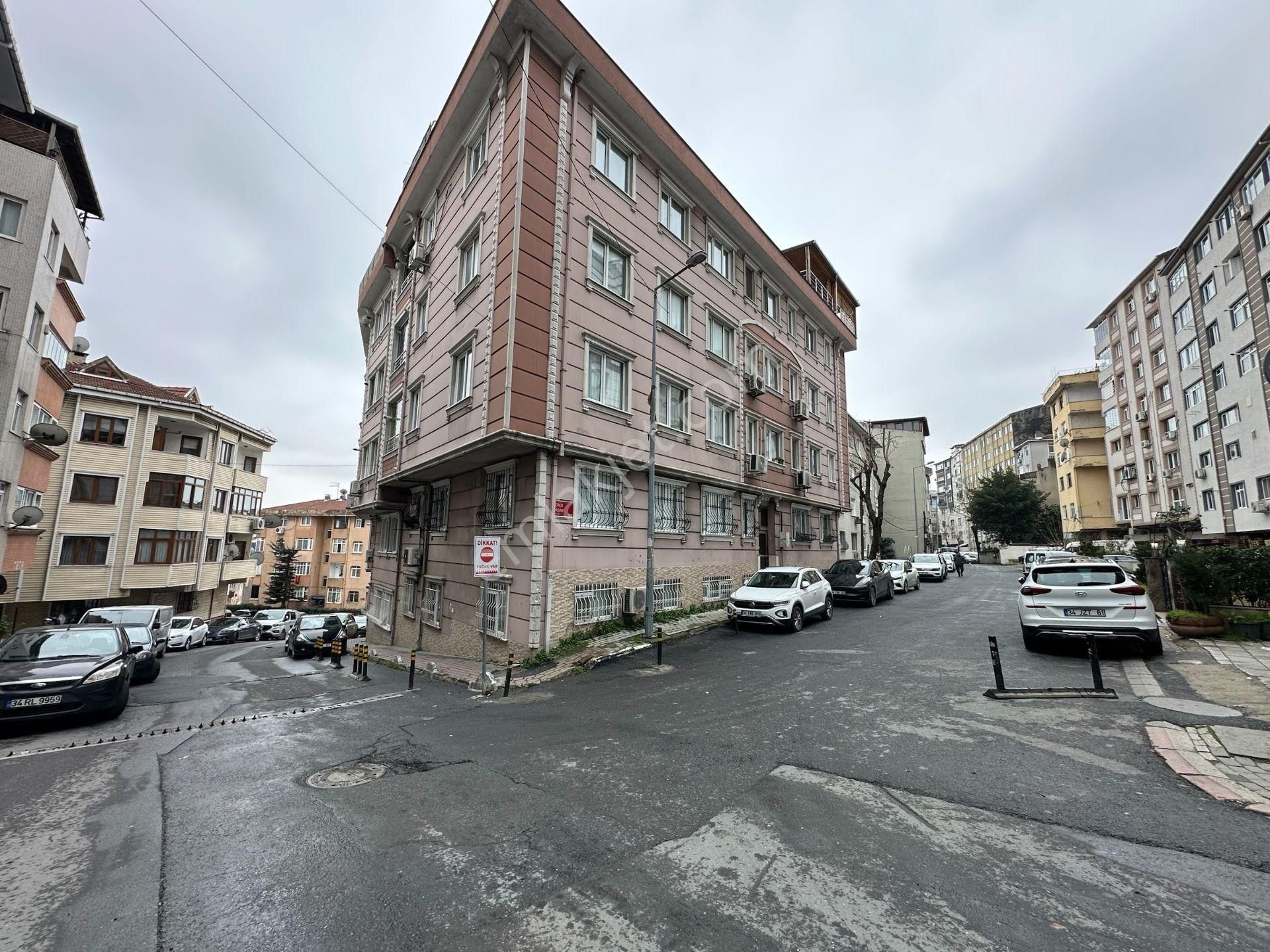 Rami'nin En Değerli Konumunda En Geniş 2+1 Dairesi Satılık - Görsel 2