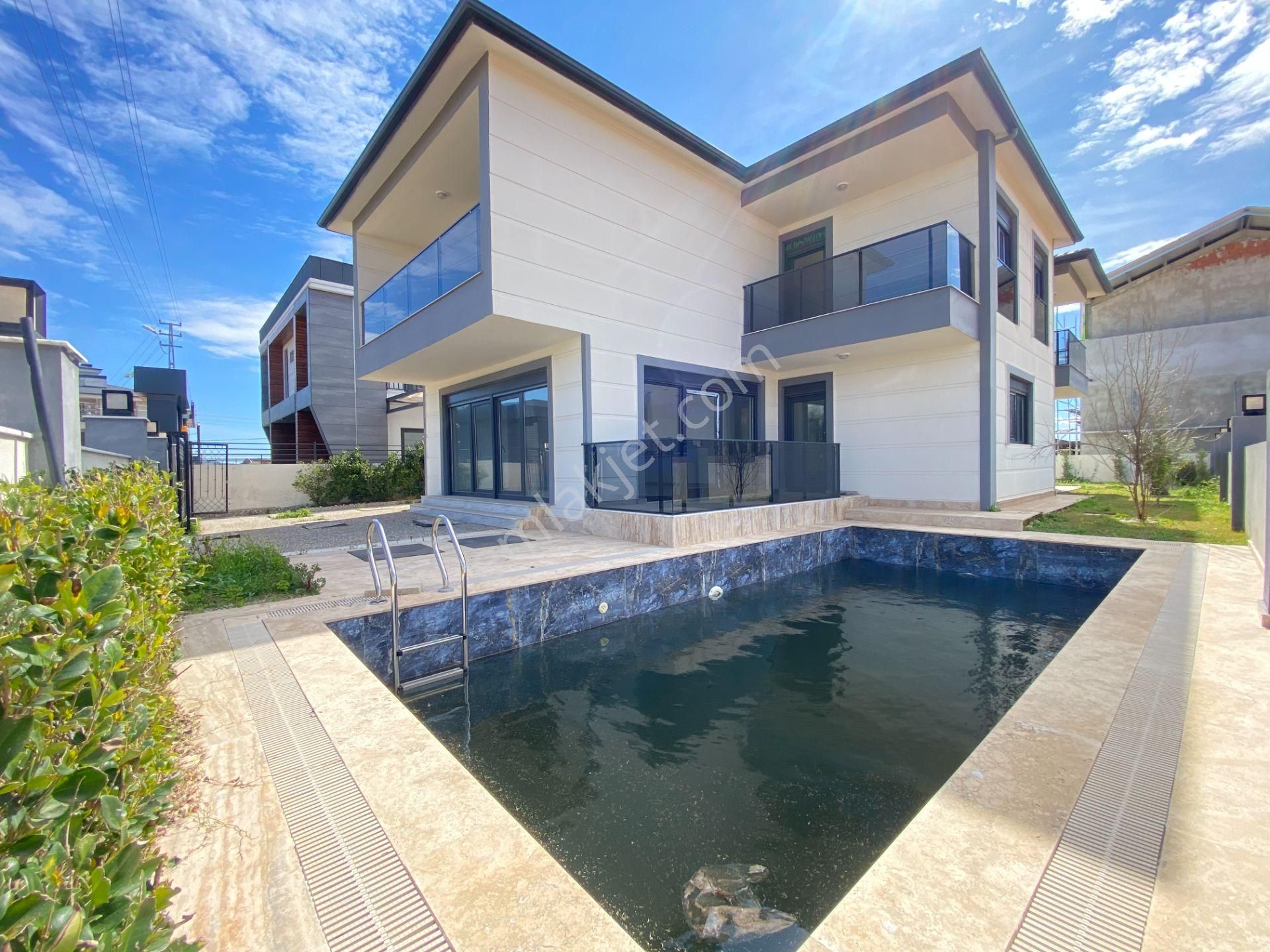 Döşemealtı Altınkale' De 7+1 Tam Müstakil Havuzlu Sıfır Villa