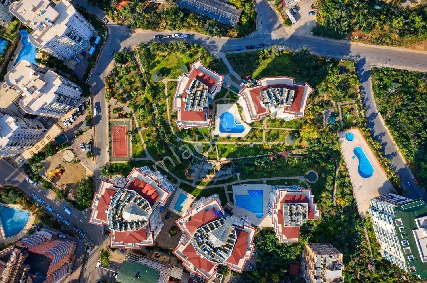 Alanya Tosmur Mah.aktiviteli Full Eşyalı Satılık 2+1 Daire