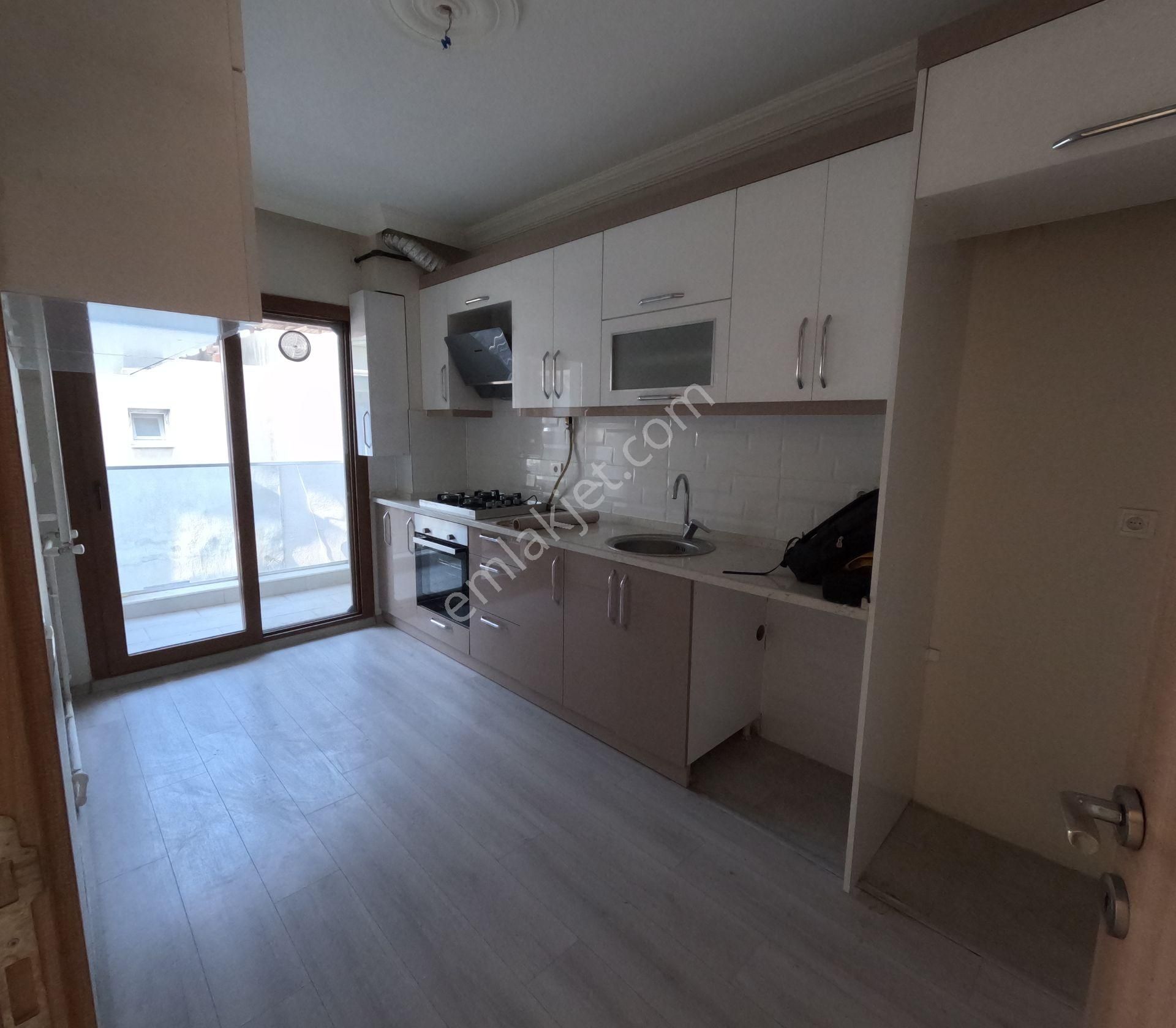 Satılık 3+1 Daire Mevlana Mh. Kupon Ana Cadde Üzerinde Arsa Payı Yüksek - Görsel 3