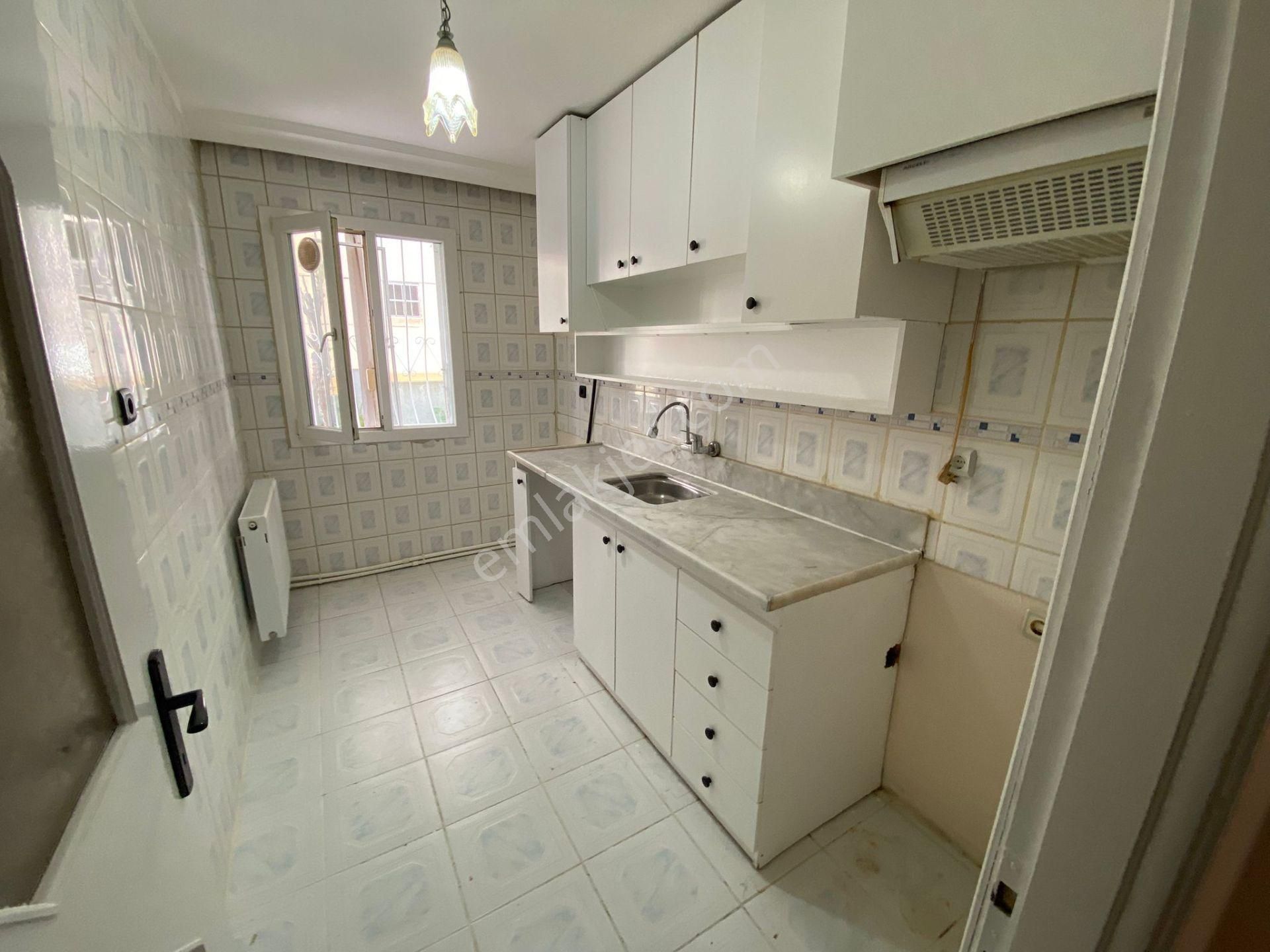Buca İşçievleri Yiğitler Mah.de 2+1 85m2 Dgazlı Ayrı Mutfak Giriş Kat Kiralık Daire - Görsel 16