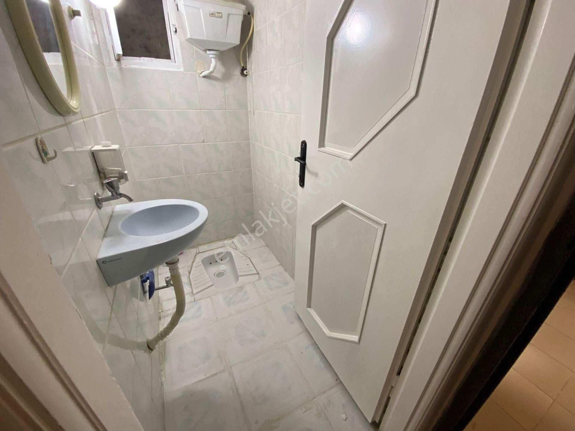 Buca İşçievleri Yiğitler Mah.de 2+1 85m2 Dgazlı Ayrı Mutfak Giriş Kat Kiralık Daire - Görsel 18