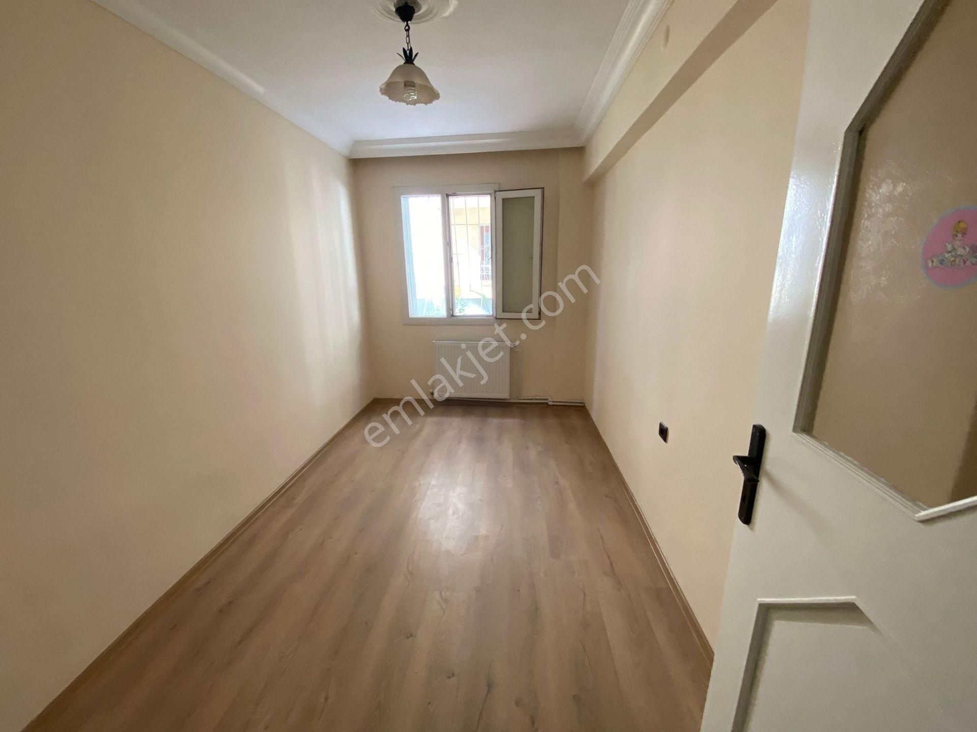 Buca İşçievleri Yiğitler Mah.de 2+1 85m2 Dgazlı Ayrı Mutfak Giriş Kat Kiralık Daire - Görsel 12