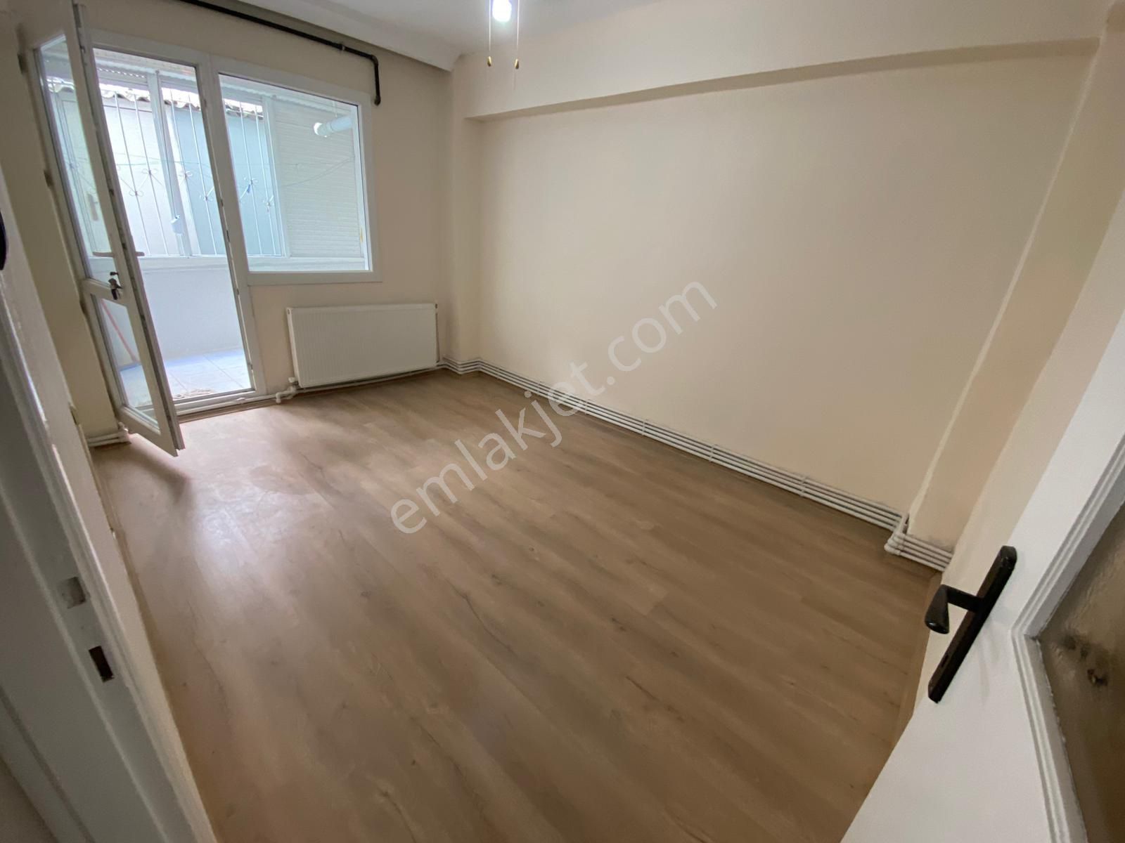 Buca İşçievleri Yiğitler Mah.de 2+1 85m2 Dgazlı Ayrı Mutfak Giriş Kat Kiralık Daire - Görsel 8