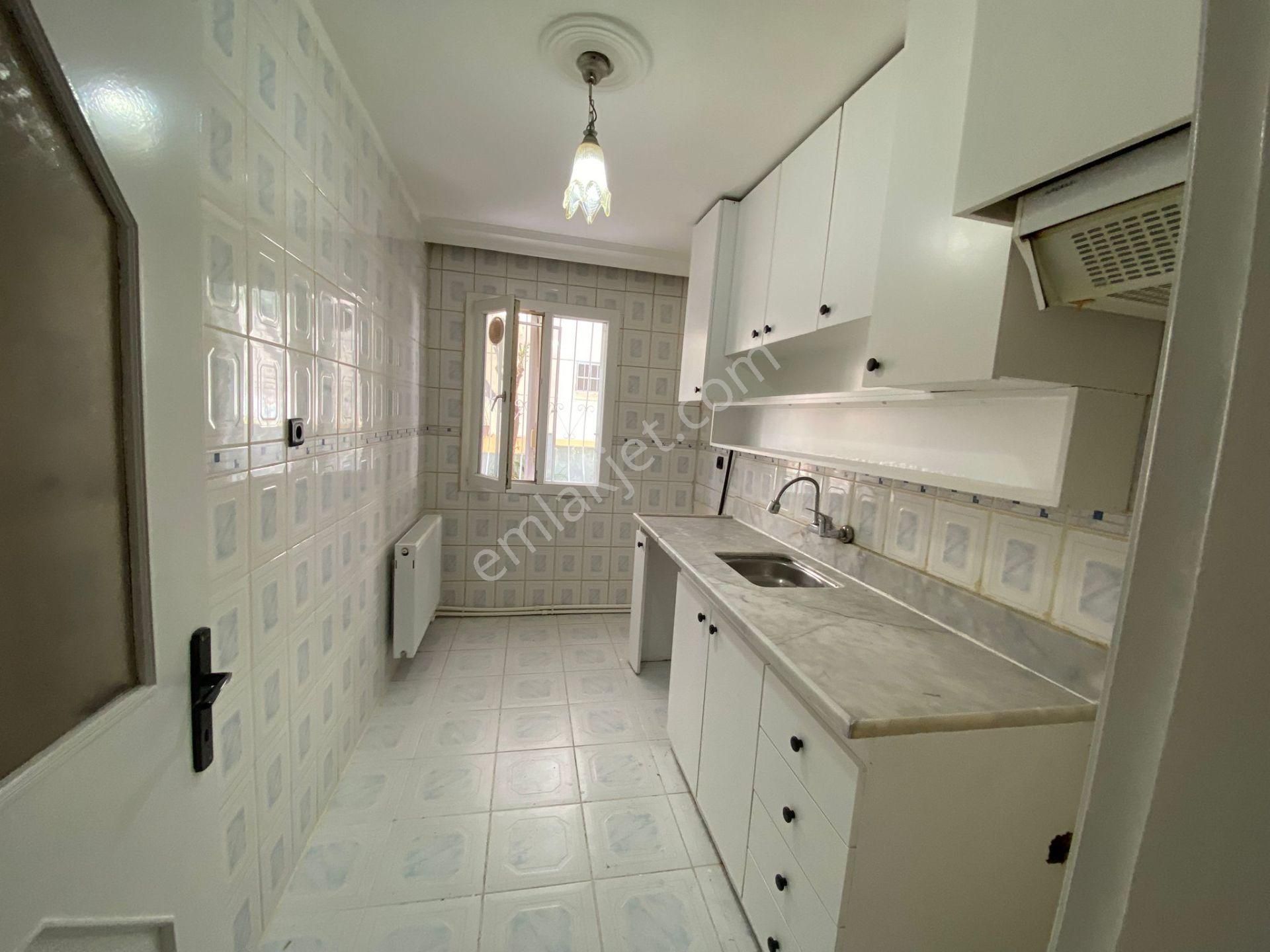 Buca İşçievleri Yiğitler Mah.de 2+1 85m2 Dgazlı Ayrı Mutfak Giriş Kat Kiralık Daire - Görsel 17